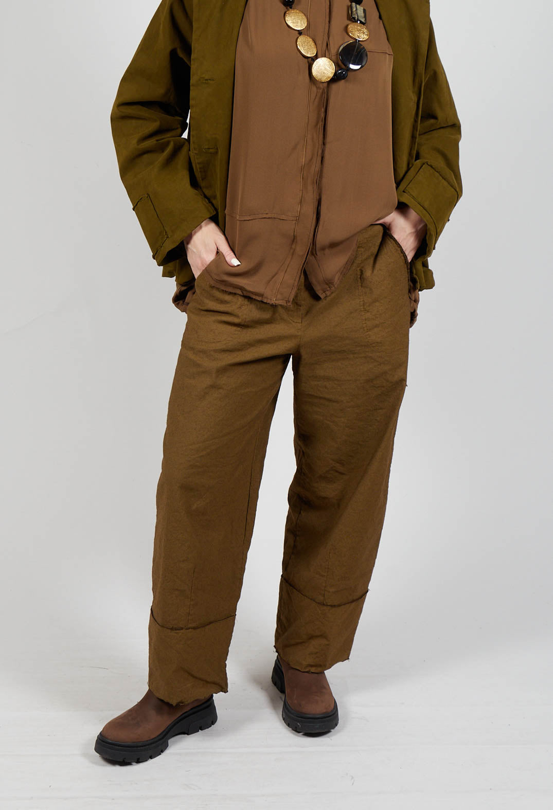 Wide Leg Cropped Trousers in Oliva