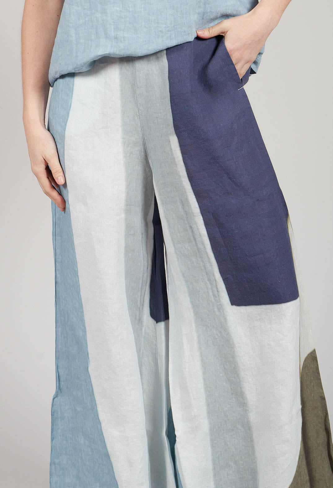 High-Waisted Maki Trousers in Blue