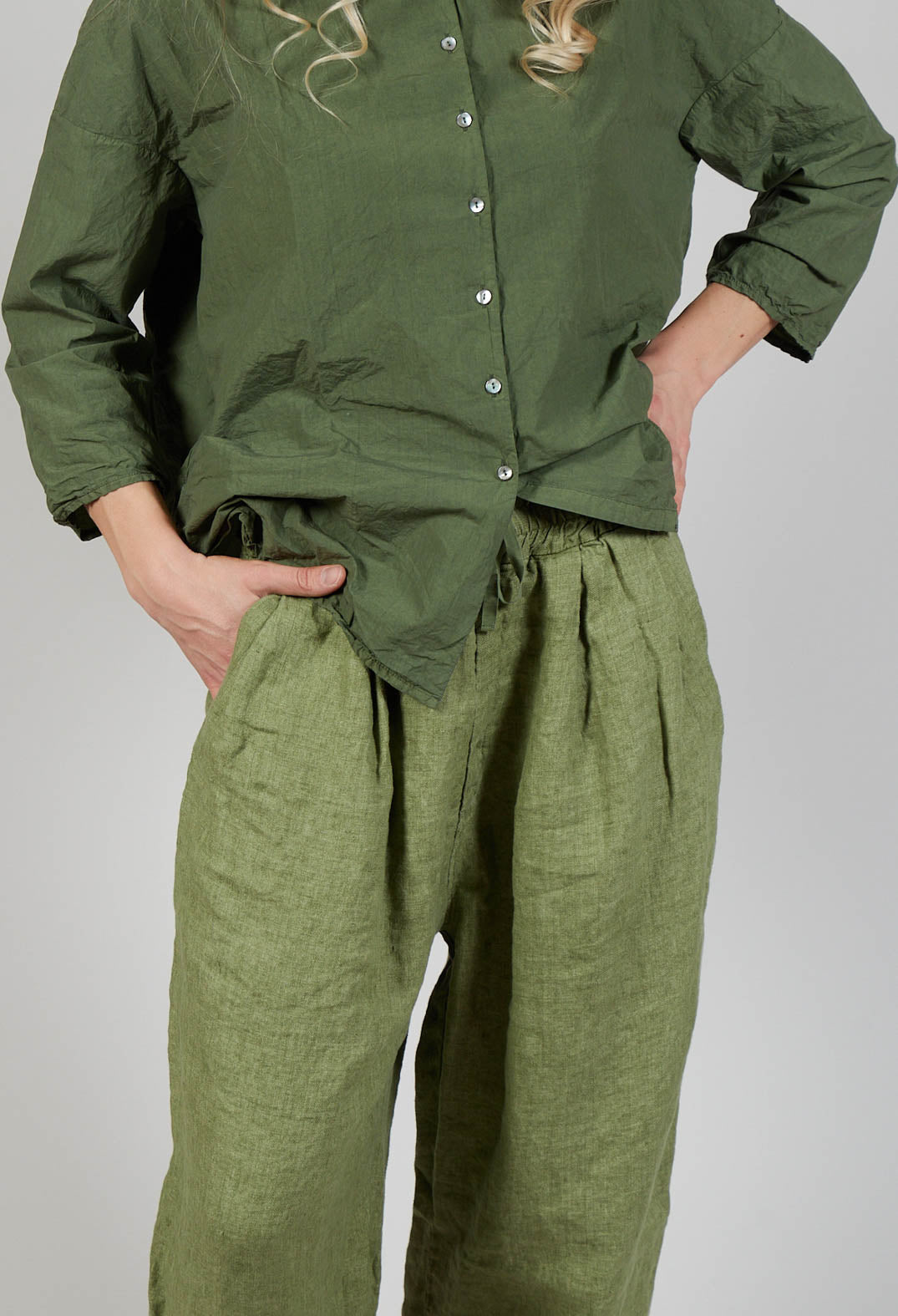 Linen Bragoni Trousers in Green