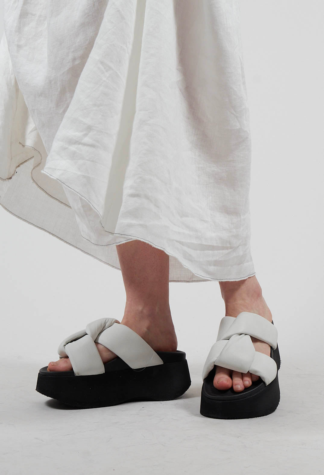Platform Sandals in Gasoline Bianco Ottico