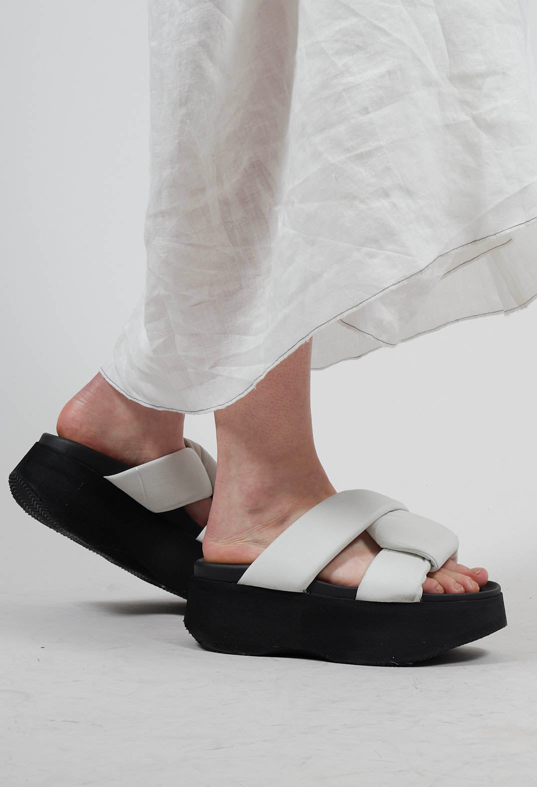 Platform Sandals in Gasoline Bianco Ottico