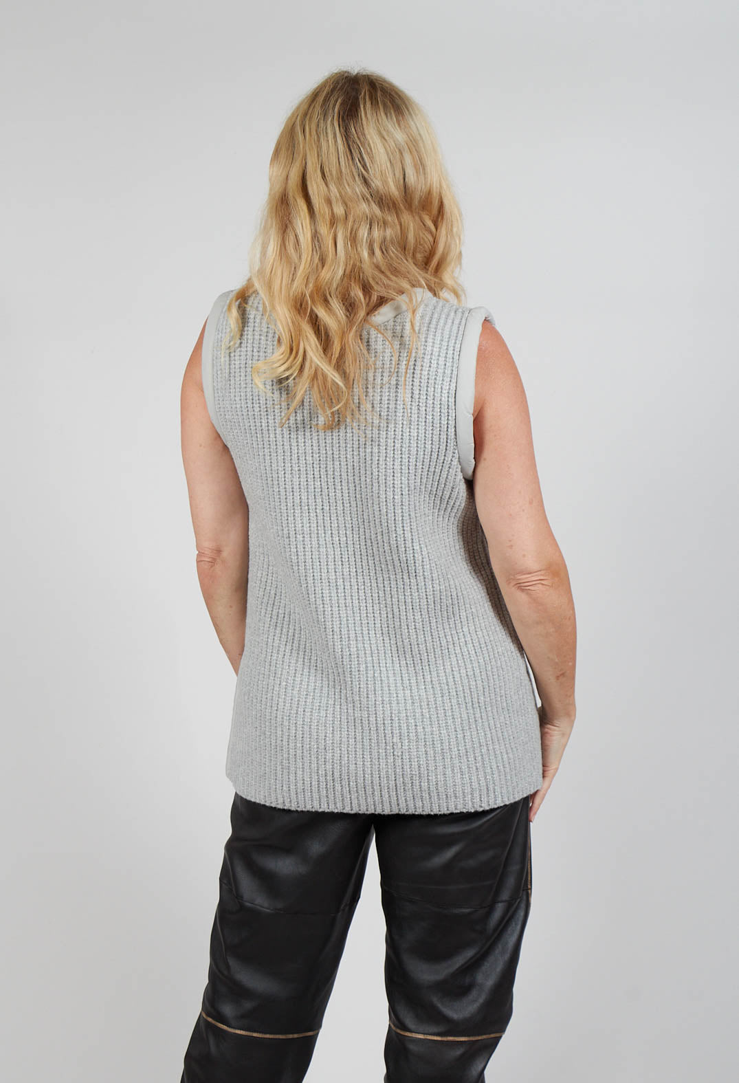 Shi Sleeveless Jumper in Fog