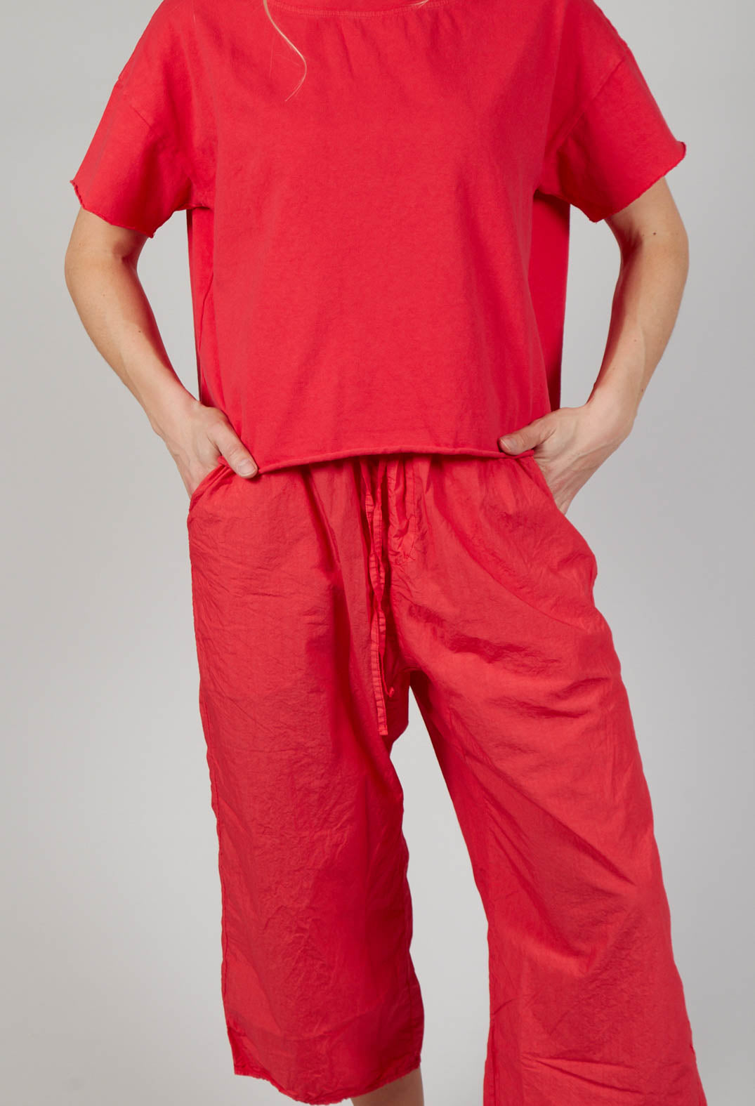 Wide and Short Trousers TC in Poppy Red