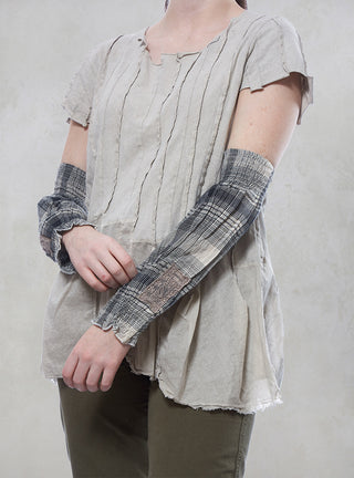 Checked Arm Cuffs in Gris