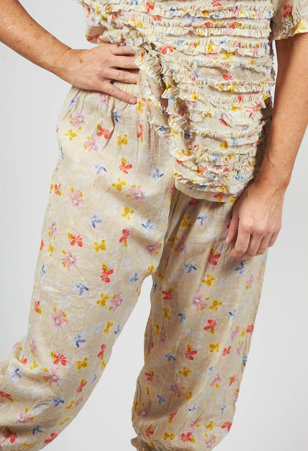 Cropped Trousers with Lace Detail Cuffs in Yellow Flower
