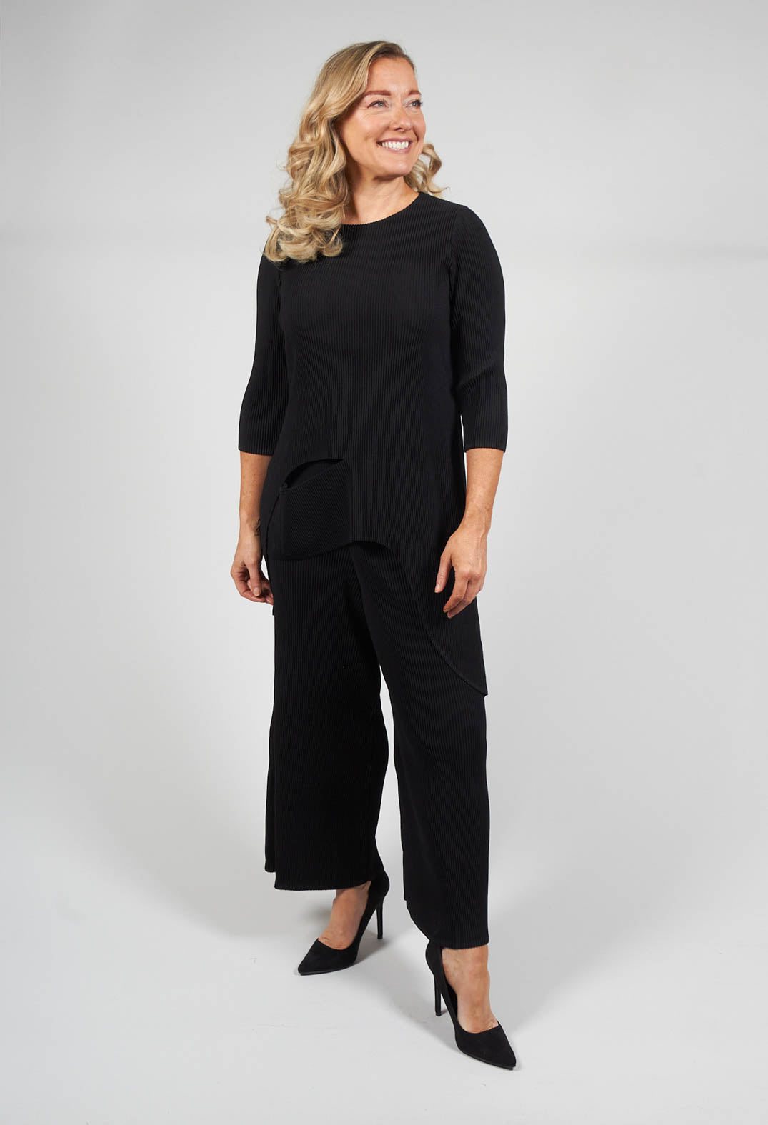 Ribbed Culotte Trousers in Black