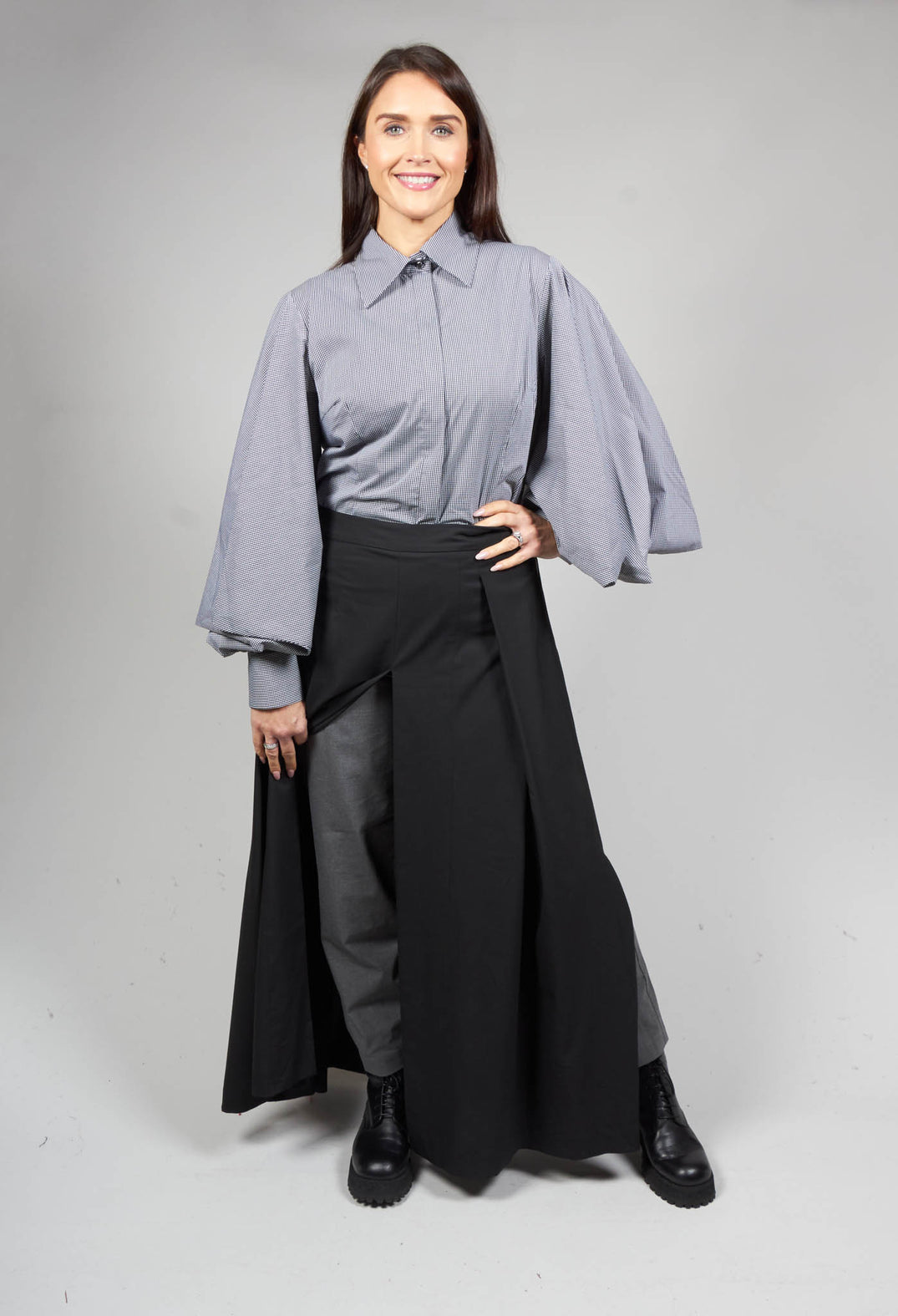 Double Layer Trousers with Pleats in Black/Grey