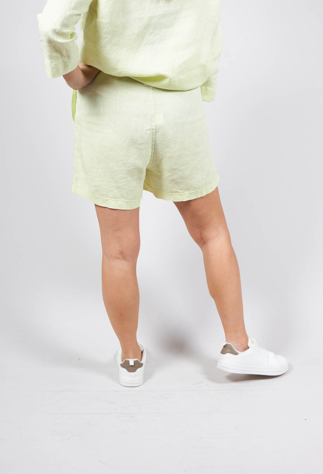 Linen Shorts in Melone