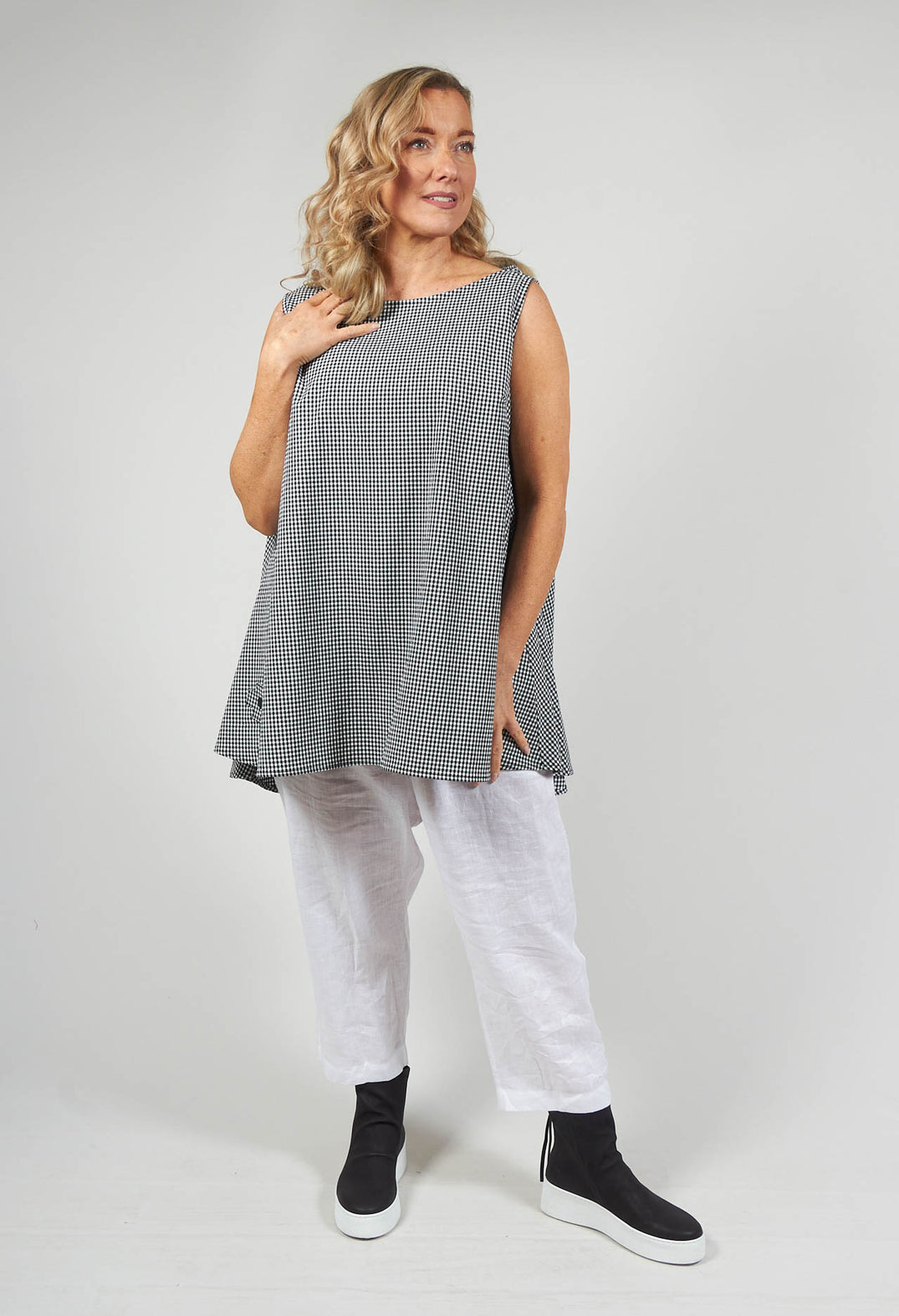 Cropped Trousers with Elasticated Waistband in White