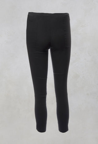 Skinny Trousers in Nero