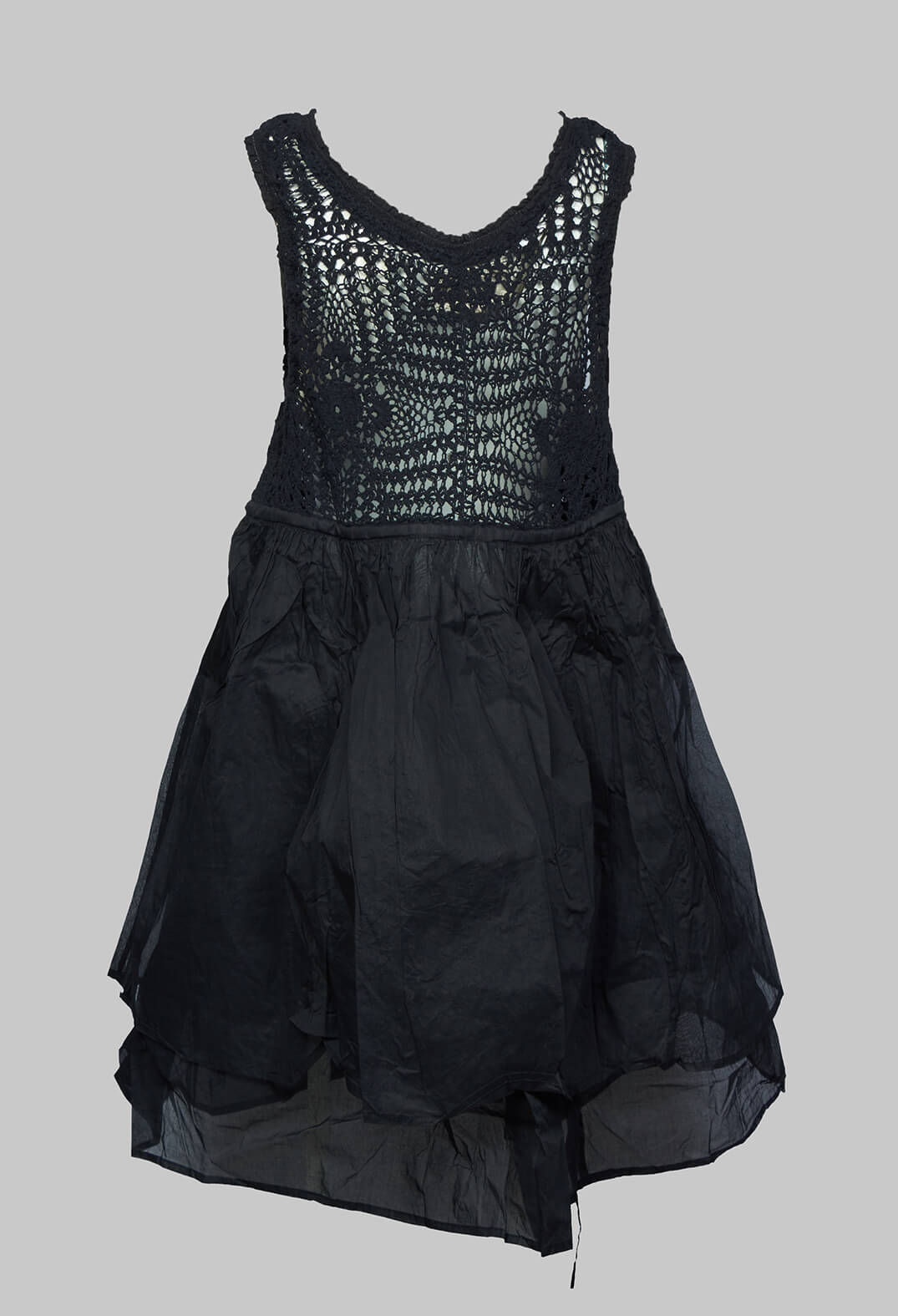Sleeveless Pierrot Dress in Noir