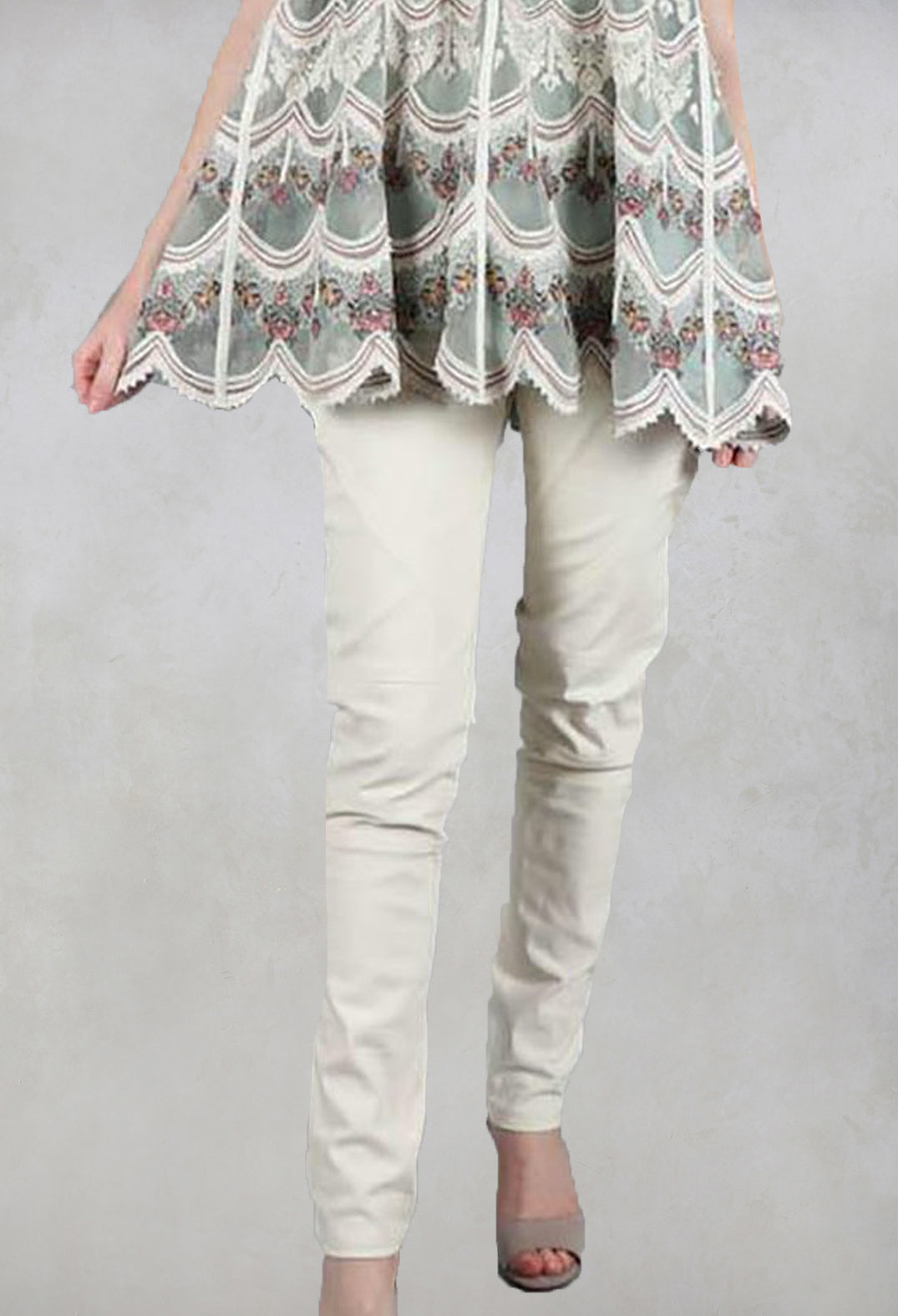 Stretch Fitted Trousers in Ivory