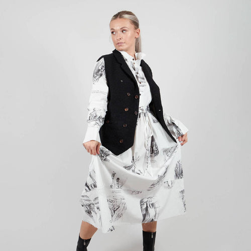 Styling: Aleksandr Manamis
