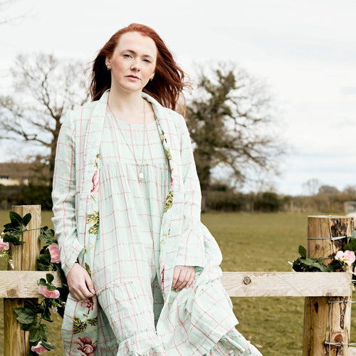 Spring Wonderer with Alpacas