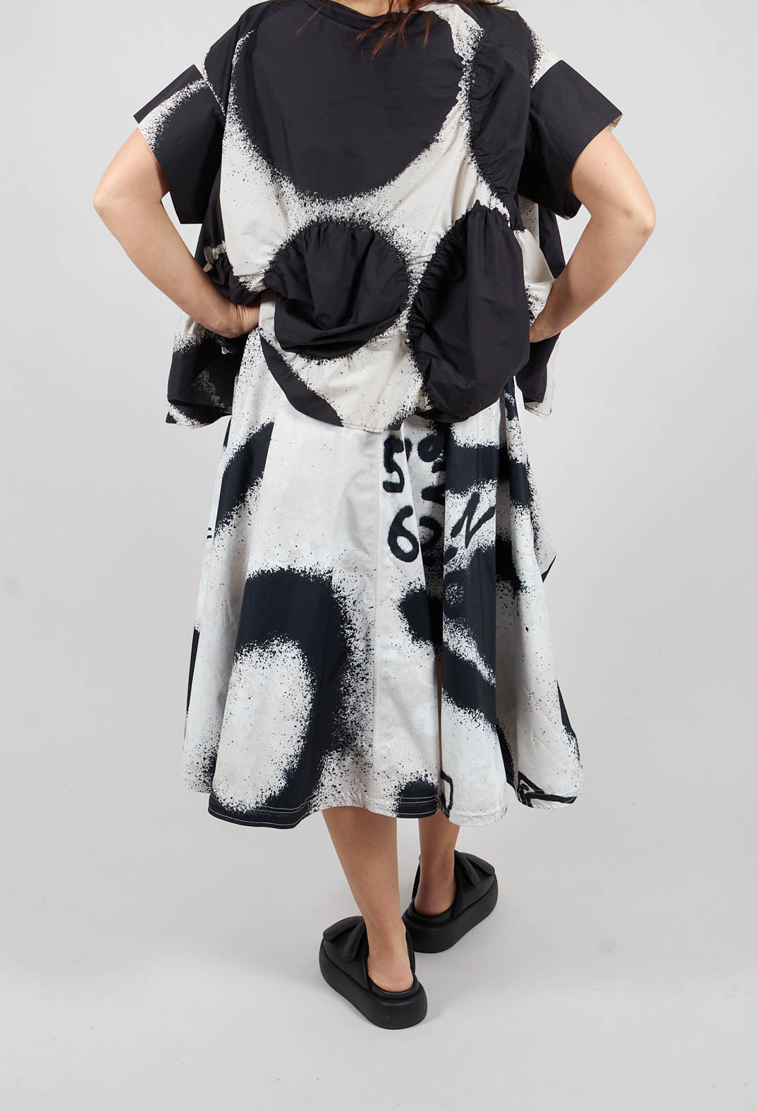 Large Pocket Midi Skirt in Black Print - 1000303
