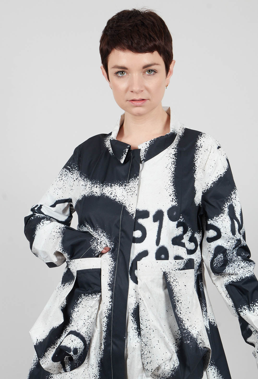 Zip Up Jacket in Black Print - 1001106