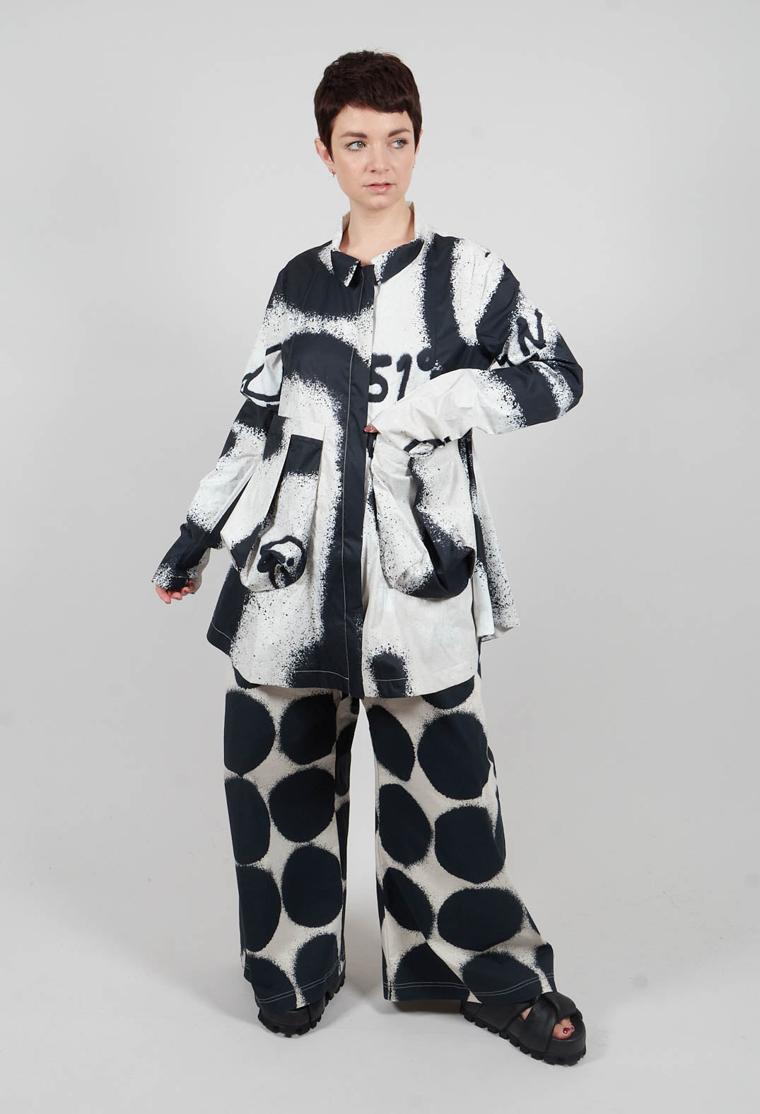 Zip Up Jacket in Black Print - 1001106