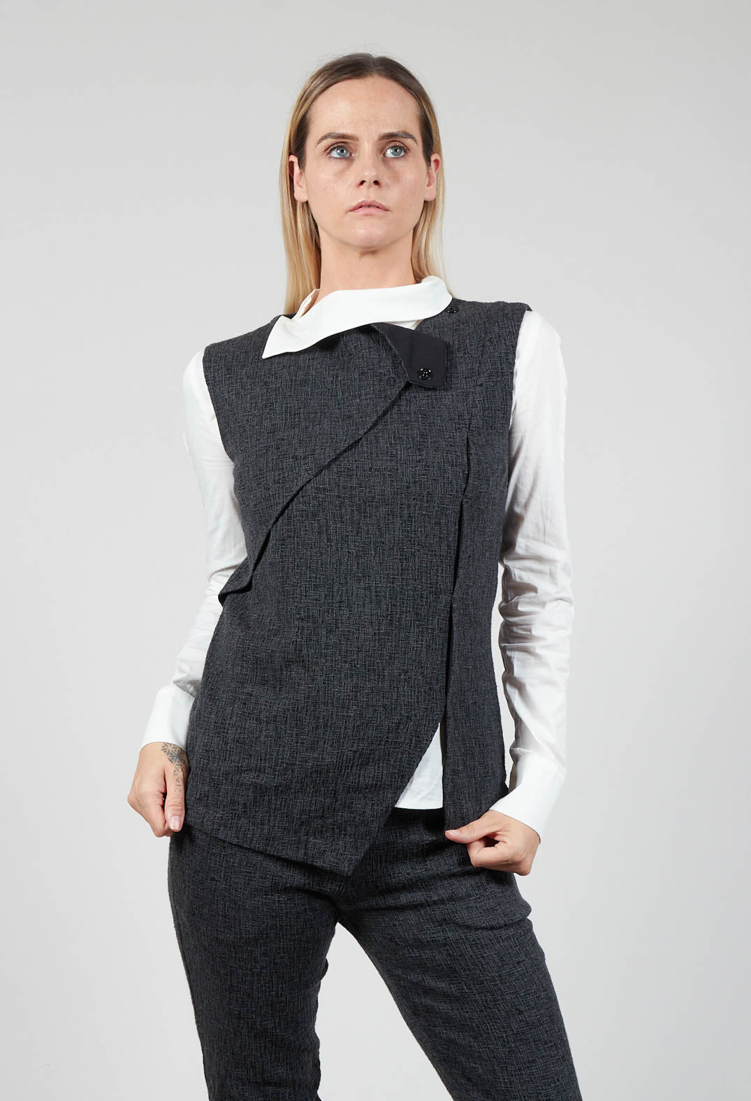 Gilet Munch Textured Top in Palude