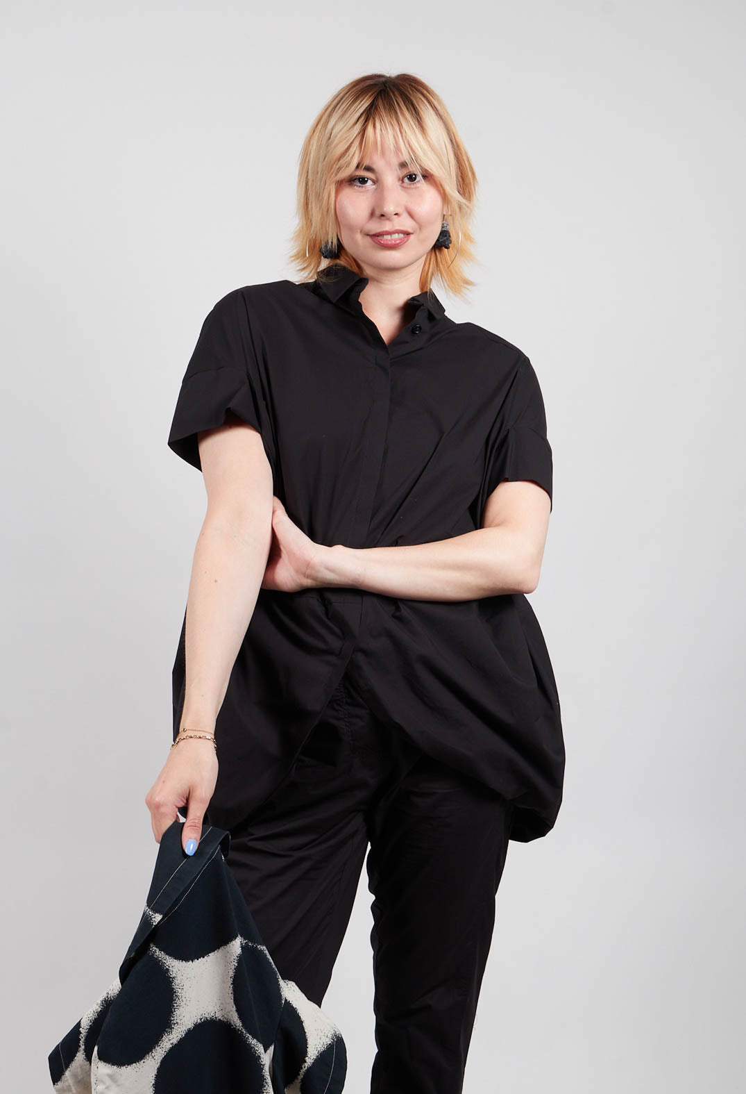 Balloon Shirt in Black - 1230404