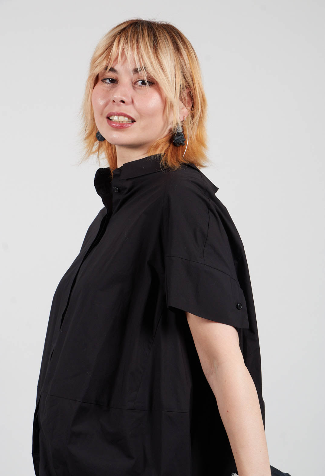 Balloon Shirt in Black - 1230404