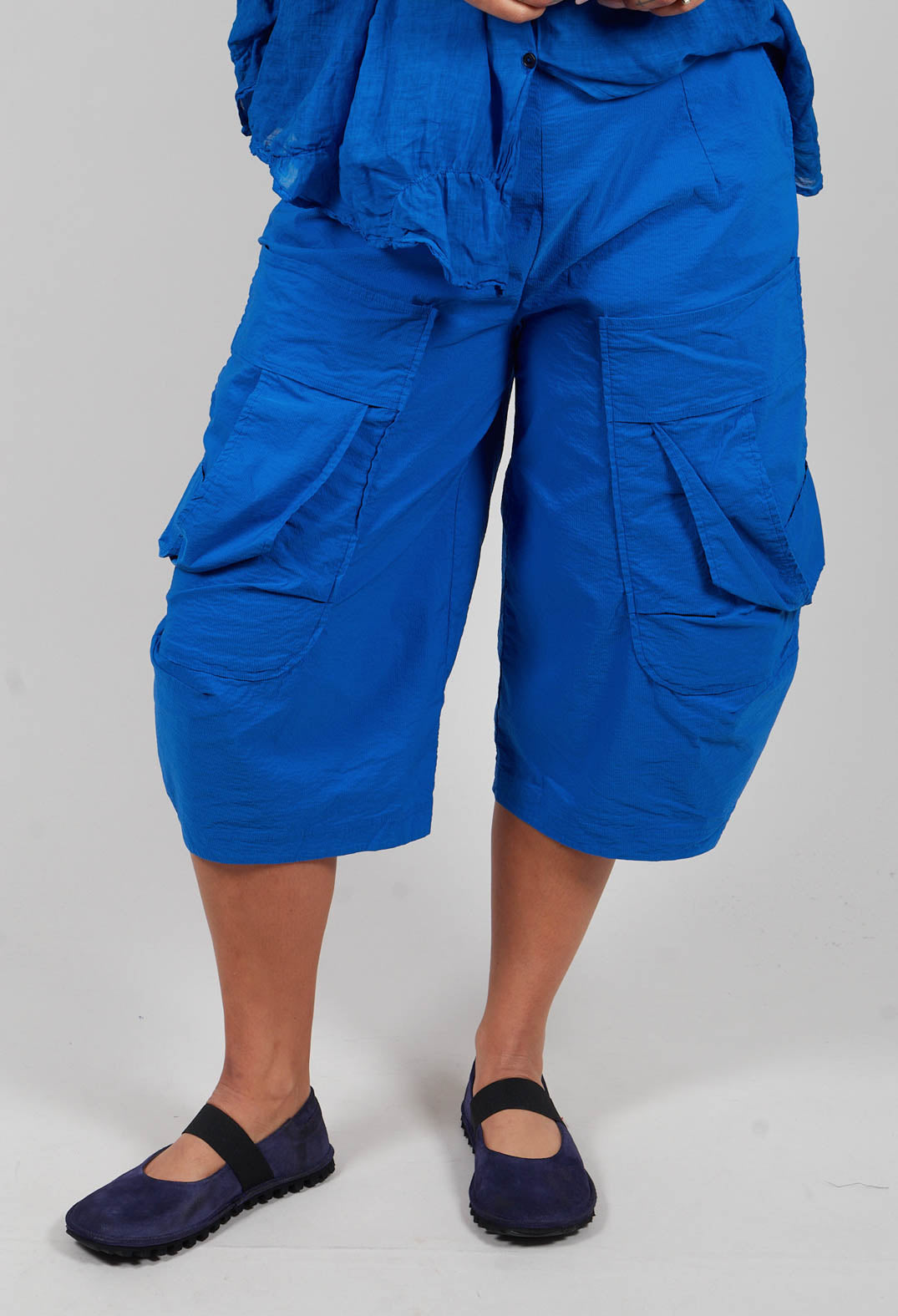 Cropped Pocket Trousers in Electric - 1240101