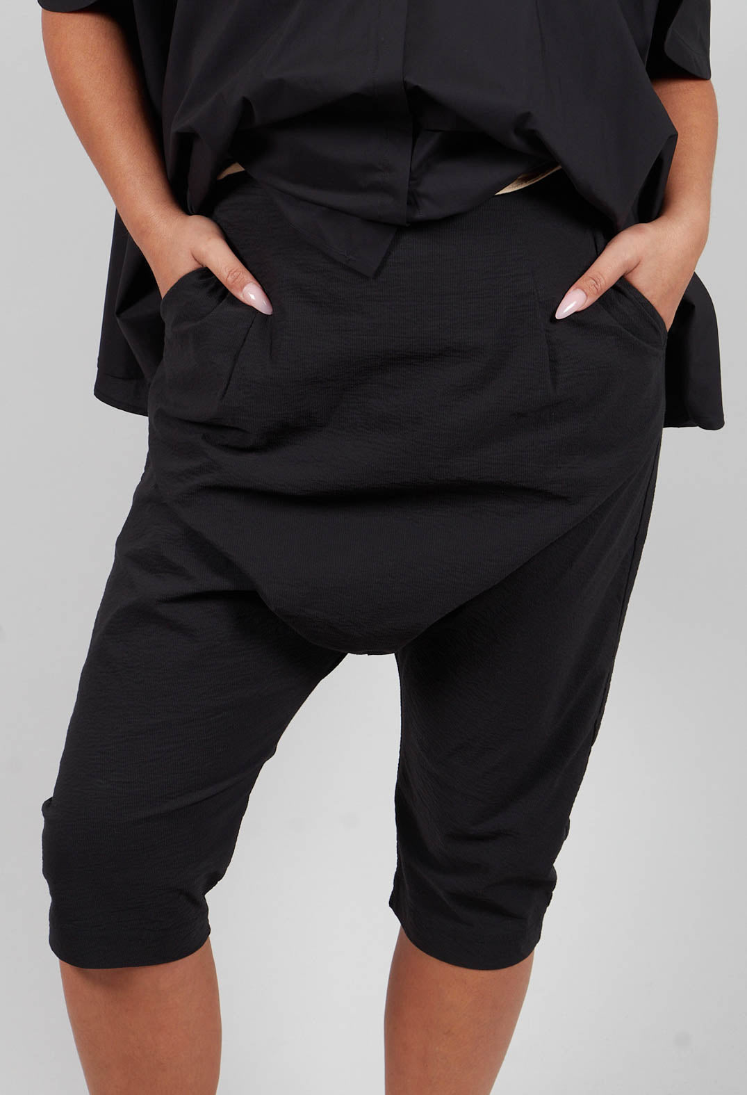 Slim Low Crotch Trousers in Black - 1240105