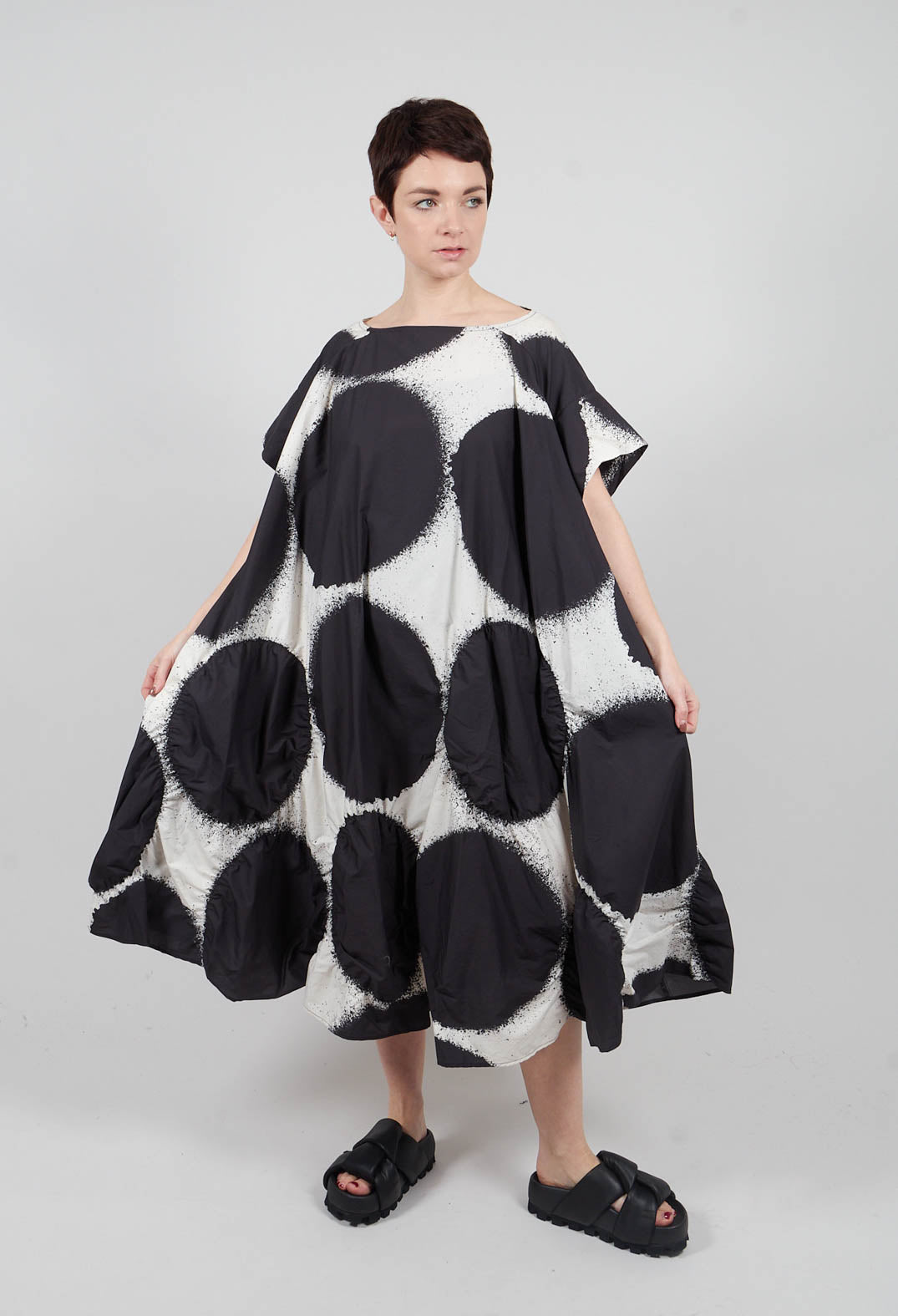 Relaxed T-Shirt Dress in Black Print - 1260901