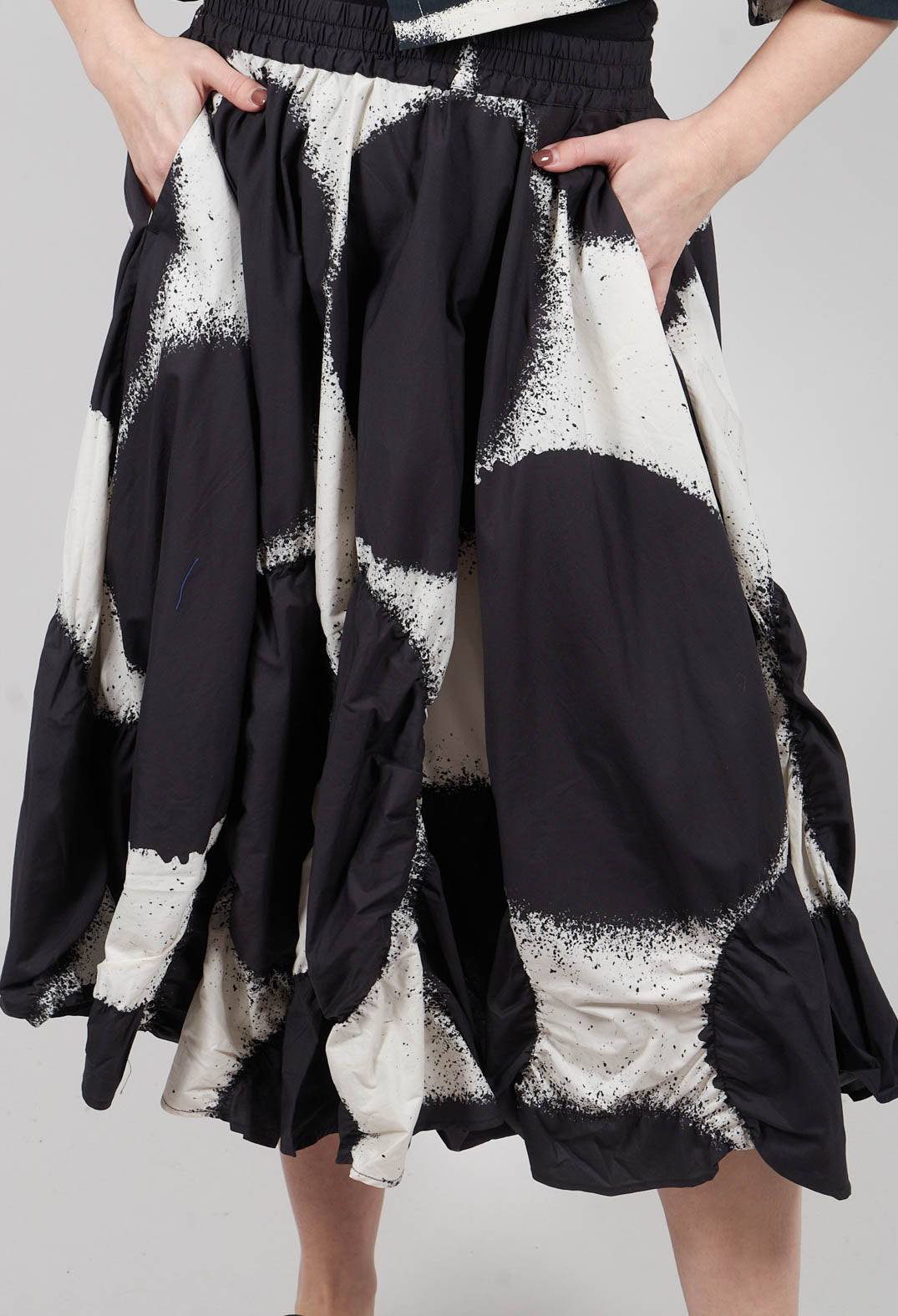 Elasticated A-Line Skirt in Black Print - 1260304