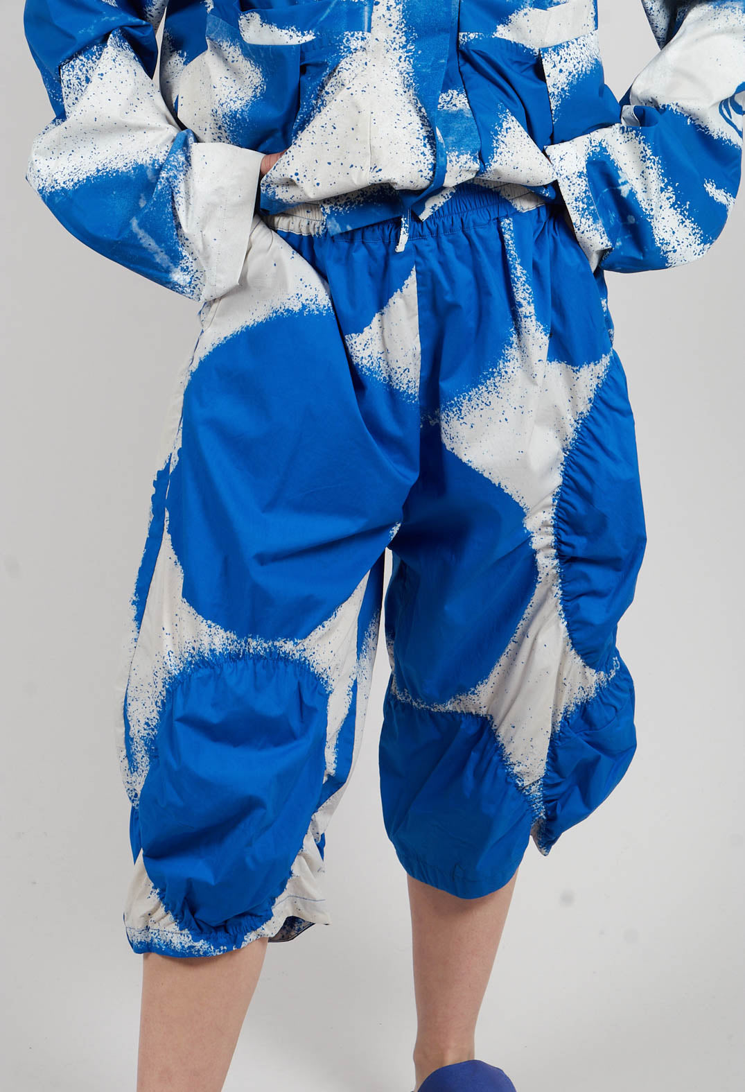 Cropped Balloon Trousers in Electric Print - 1260105
