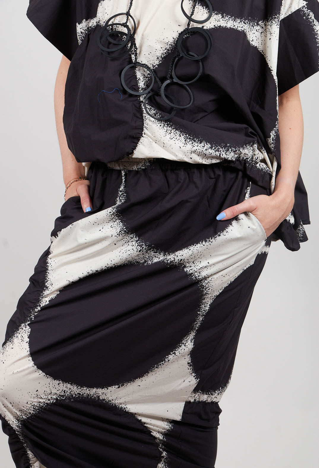Straight Skirt in Black Print - 1260309