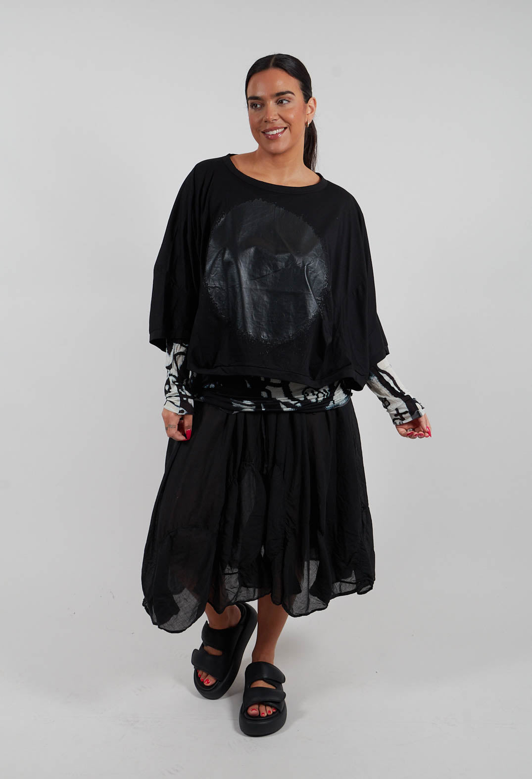Circle T-Shirt in Black Print - 1300502