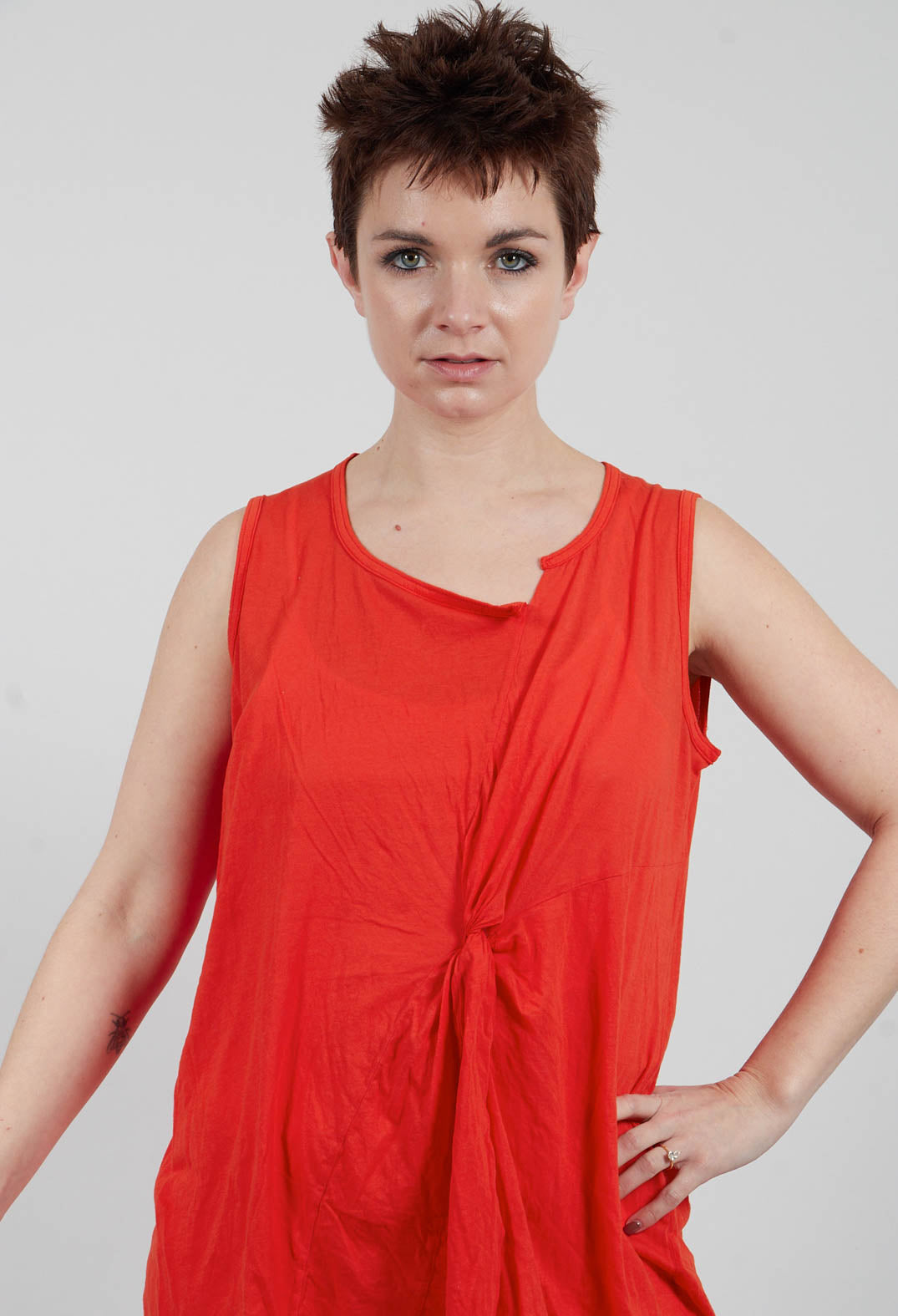 Sleeveless Knot Top in Pepper Cloud - 1320803