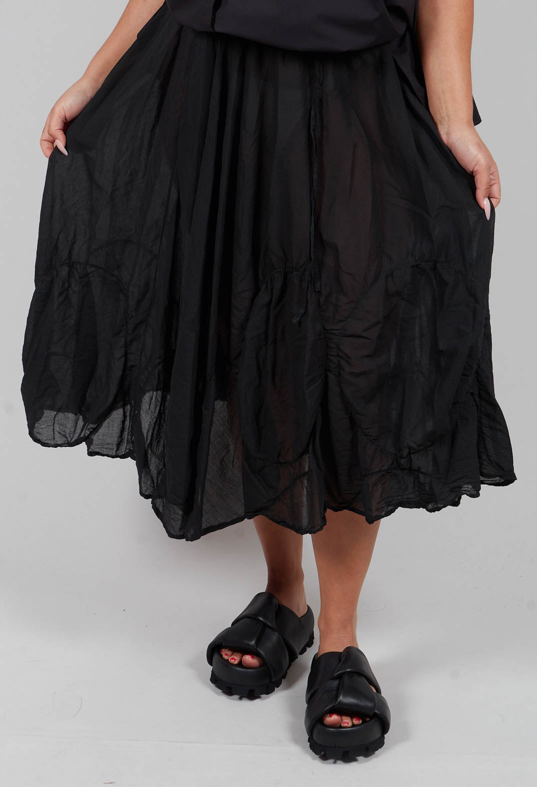 Circular Gathered Skirt in Black 1350303
