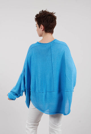 Asymmetric Jumper in Ice Cloud - 1420701