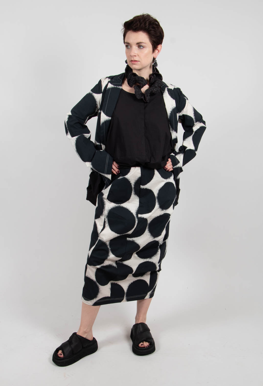 Slim Pull On Skirt in Black Print- 1630306