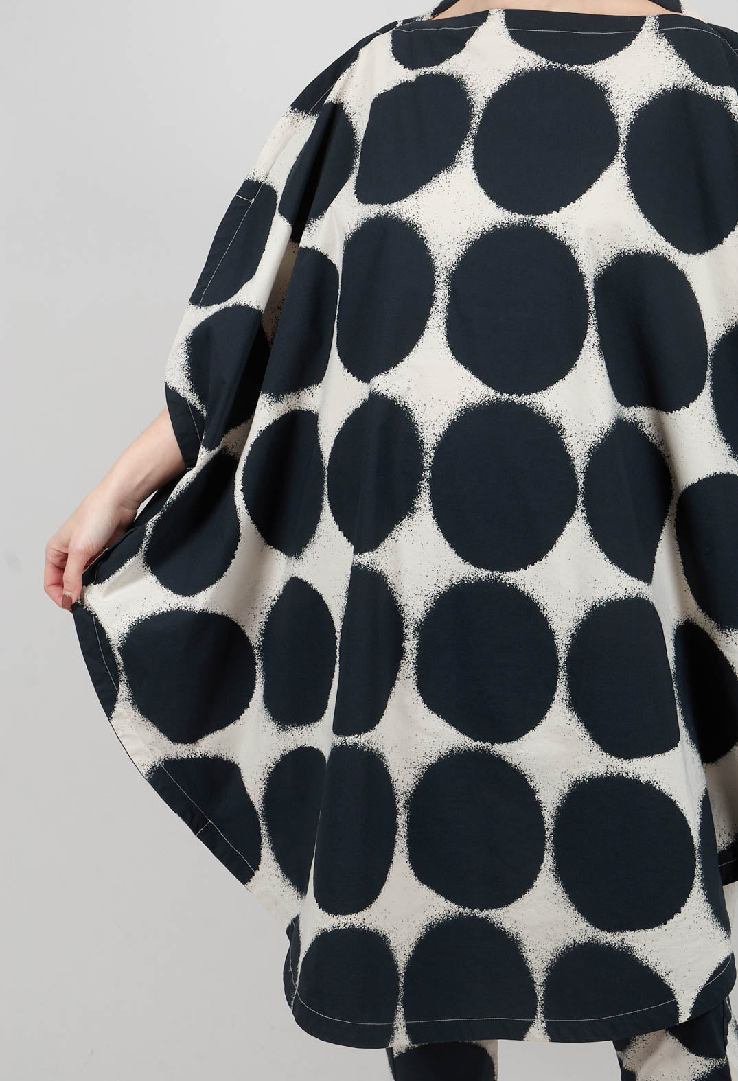 Overcut Sholder Dress in Black Print - 1630909