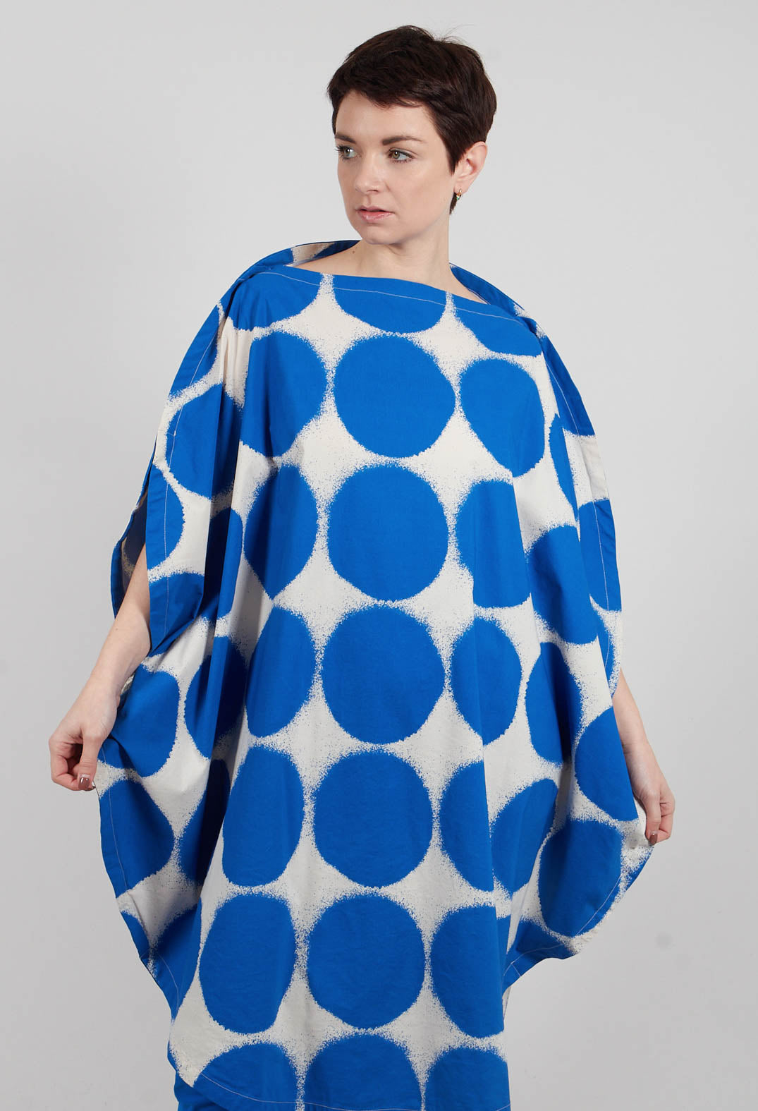 Overcut Sholder Dress in Electric Print - 1630909