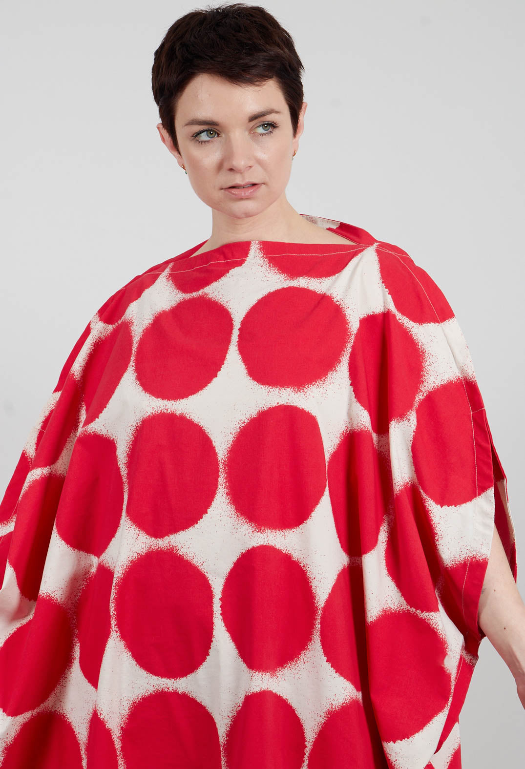 Overcut Sholder Dress in Ketchup Print - 1630909