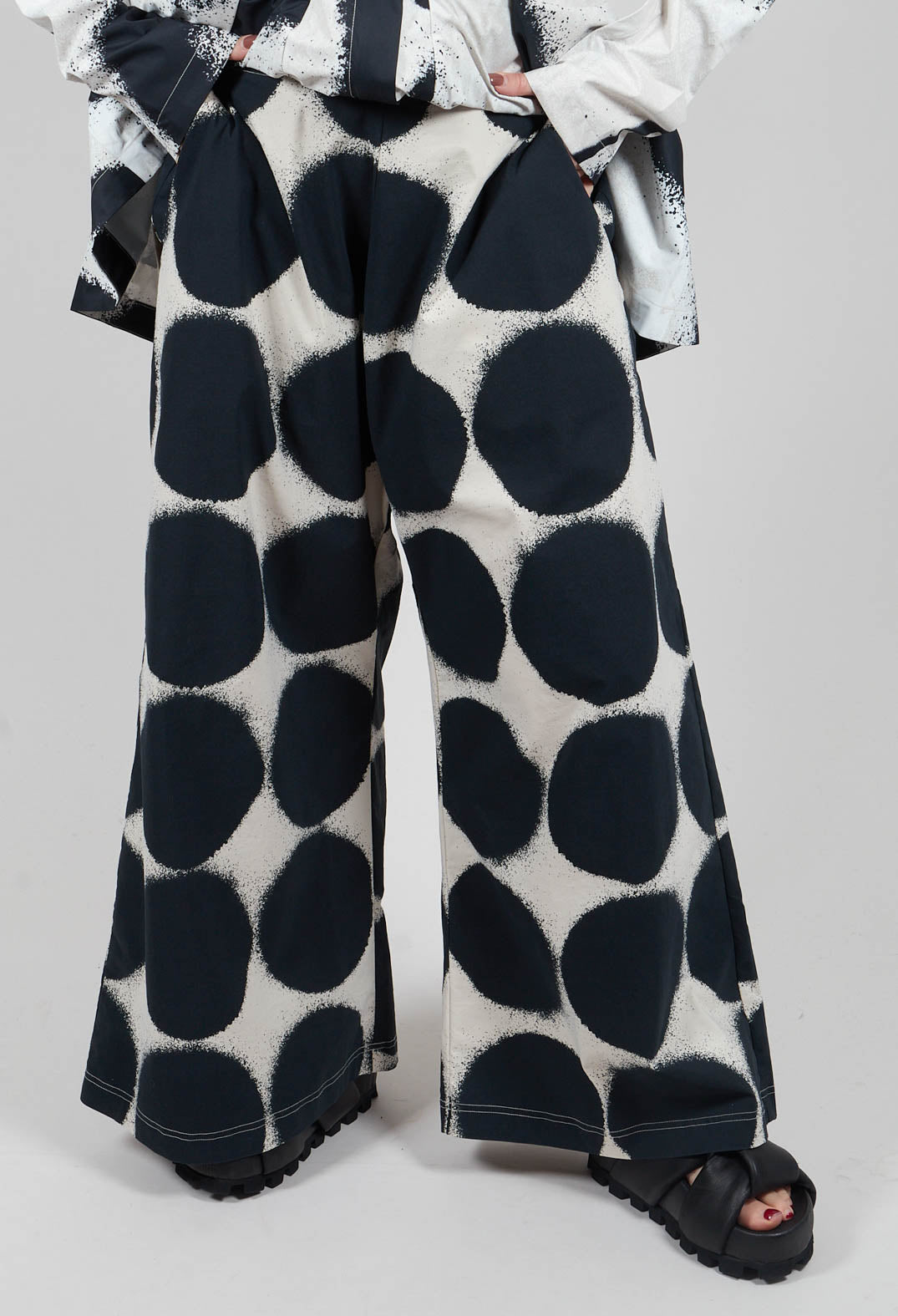 Wide Leg Trousers in Black Print - 1630113