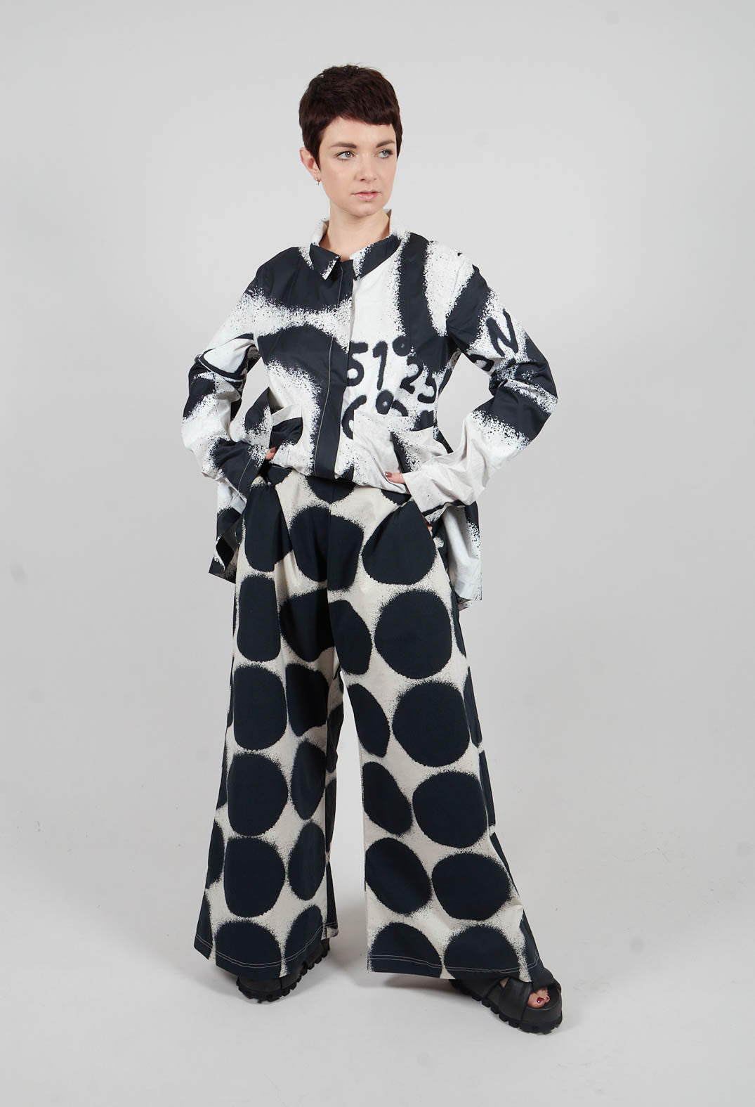 Wide Leg Trousers in Black Print - 1630113