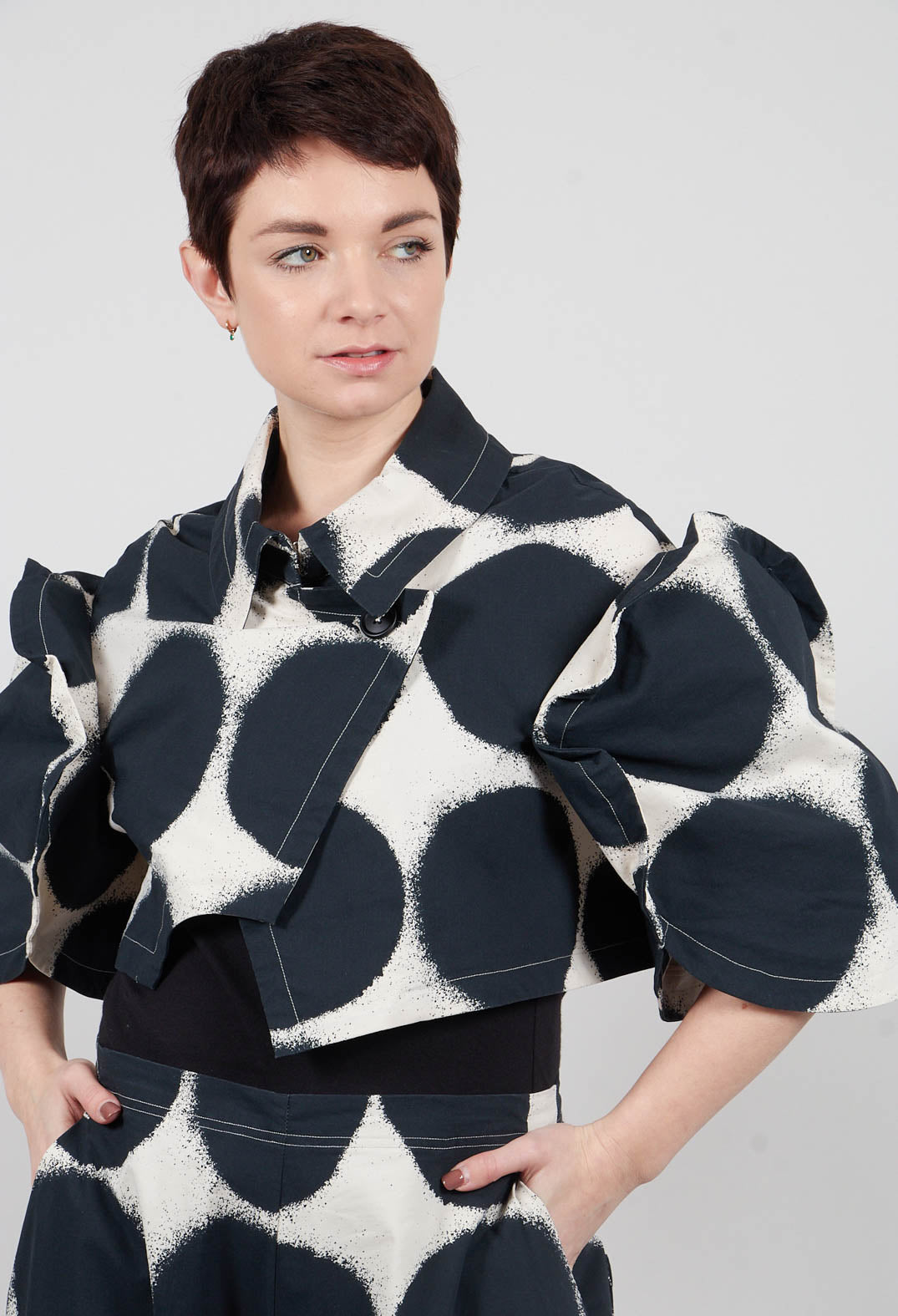 Cropped Round Sleeve Jacket in Black Print - 1631114