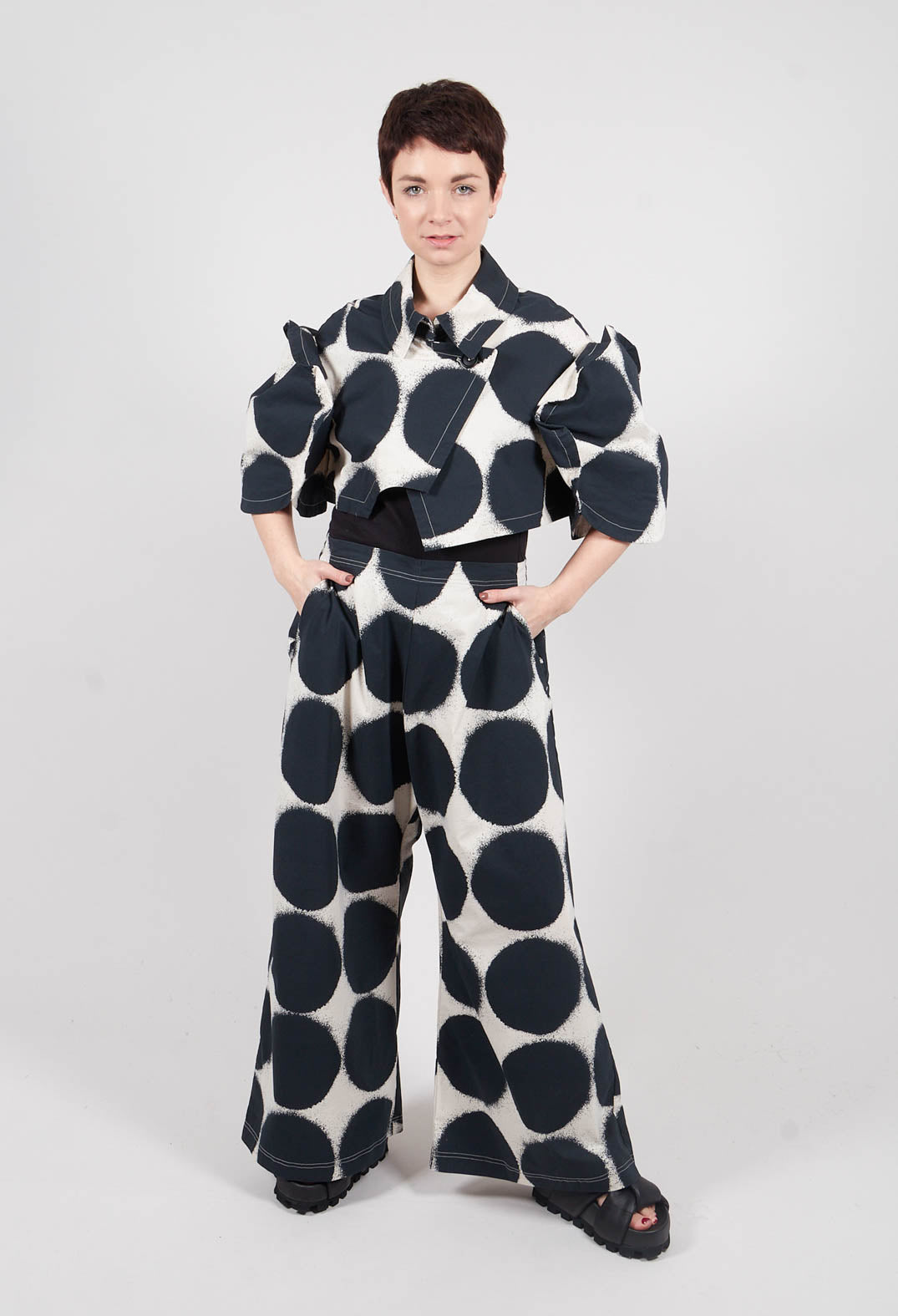 Cropped Round Sleeve Jacket in Black Print - 1631114