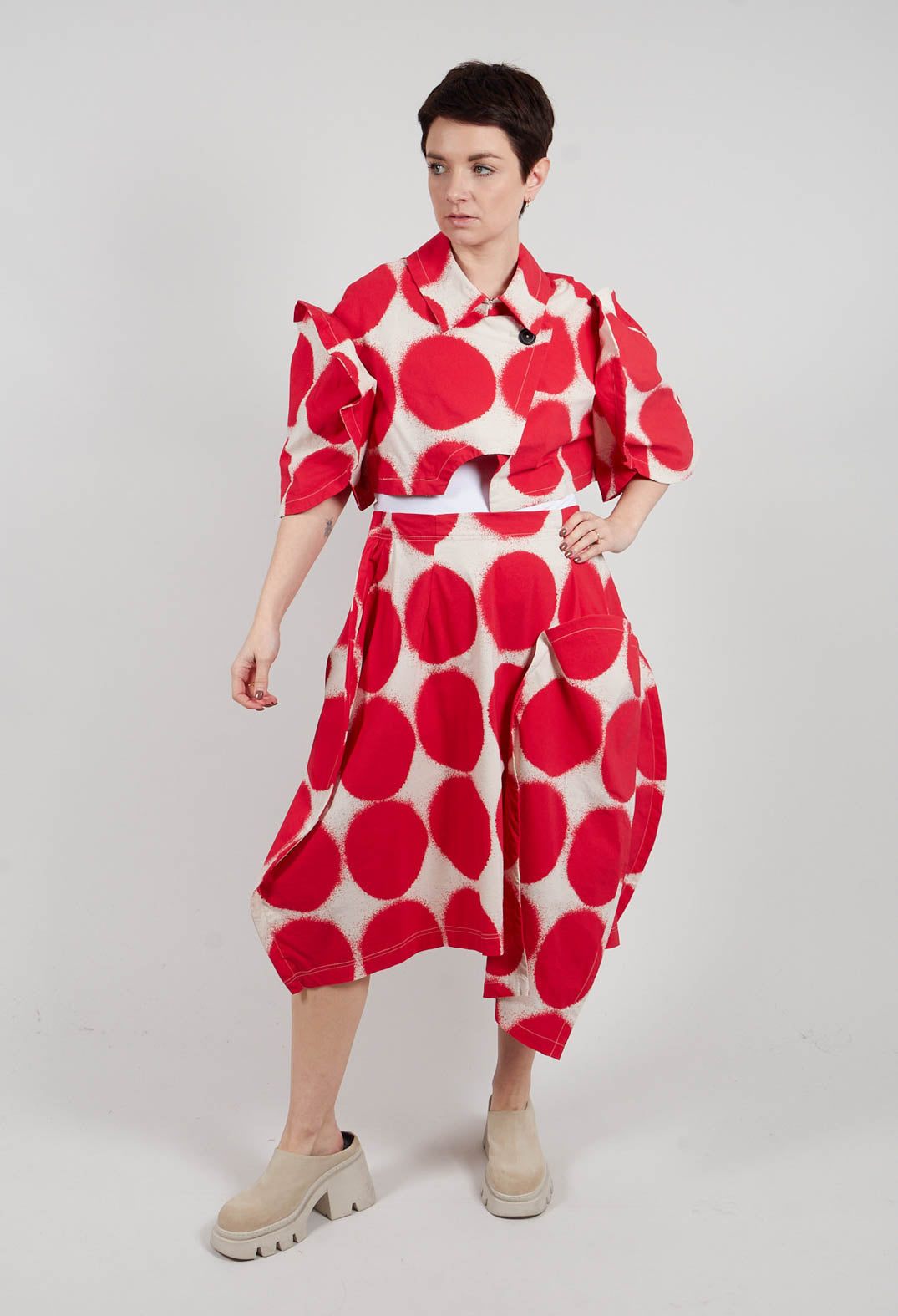 Cropped Round Sleeve Jacket in Ketchup Print - 1631114