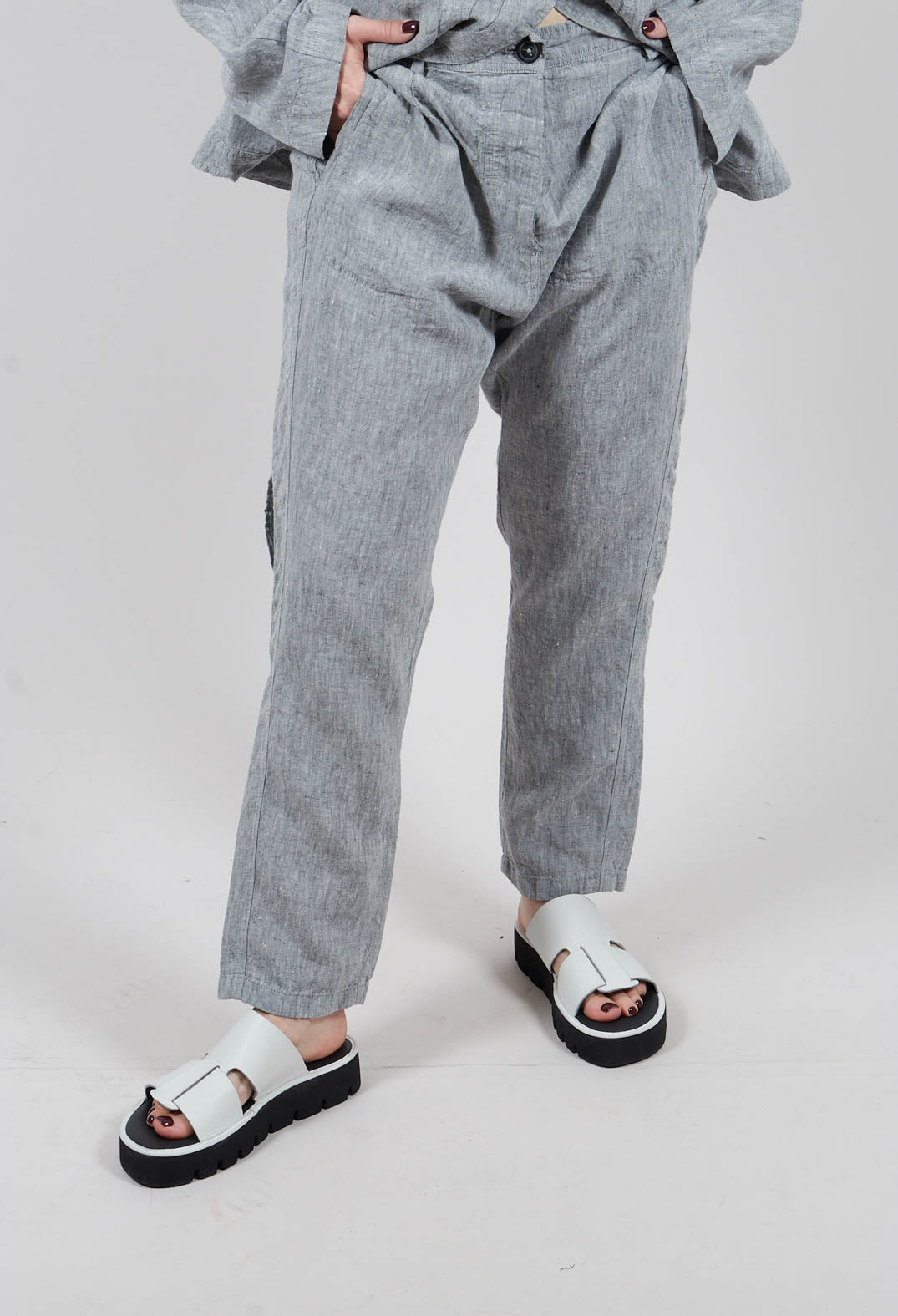 Straight Leg Linen Trousers in Seaweed Melange - 2020102