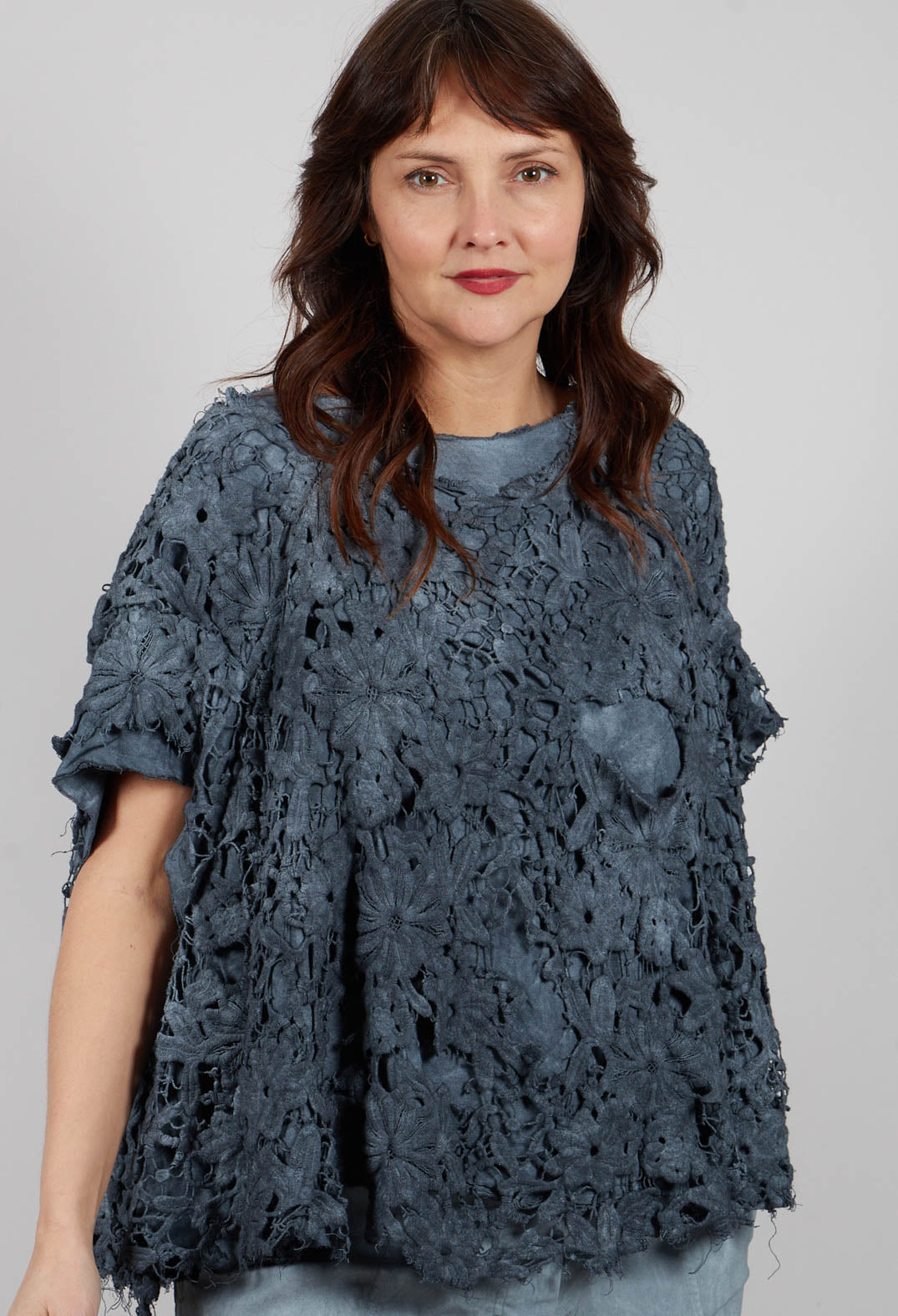 Lace T-Shirt in Black Fog - 2090610
