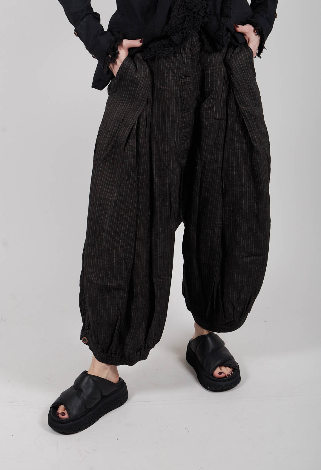Balloon Leg Trousers in Amper Paper - 2110147