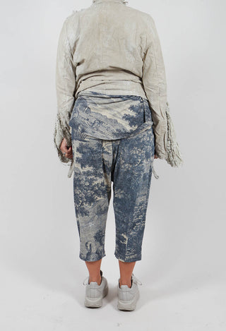 Cropped Trouser in Black Print - 2300108