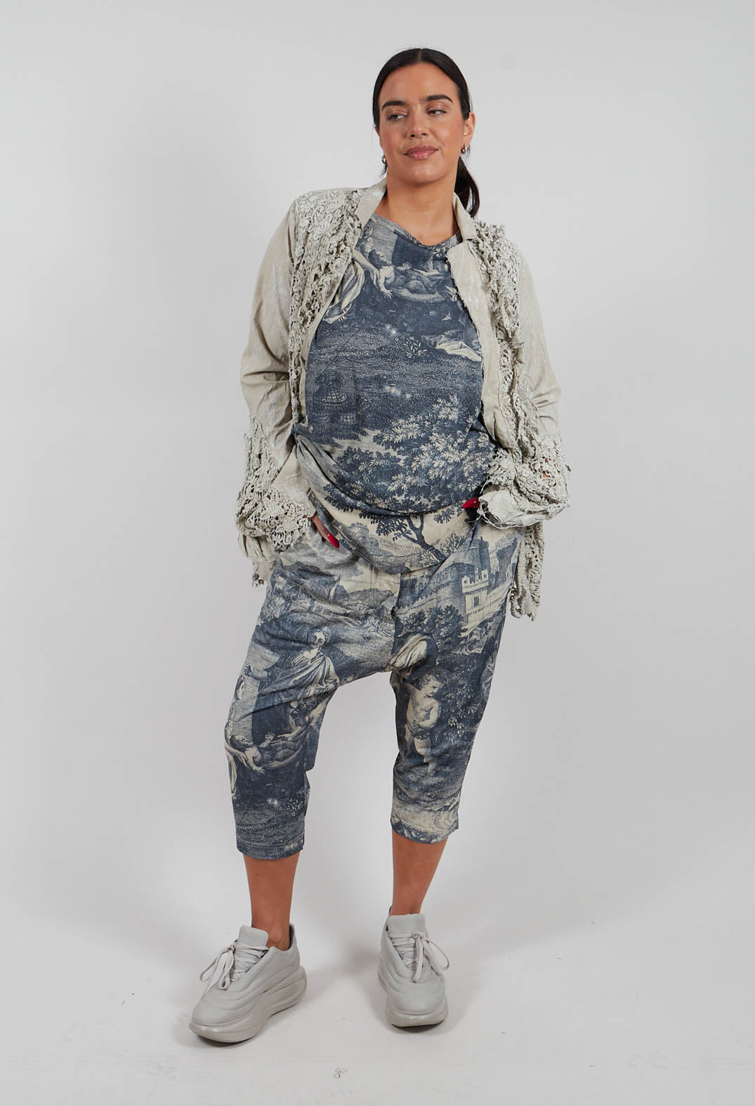 Cropped Trouser in Black Print - 2300108