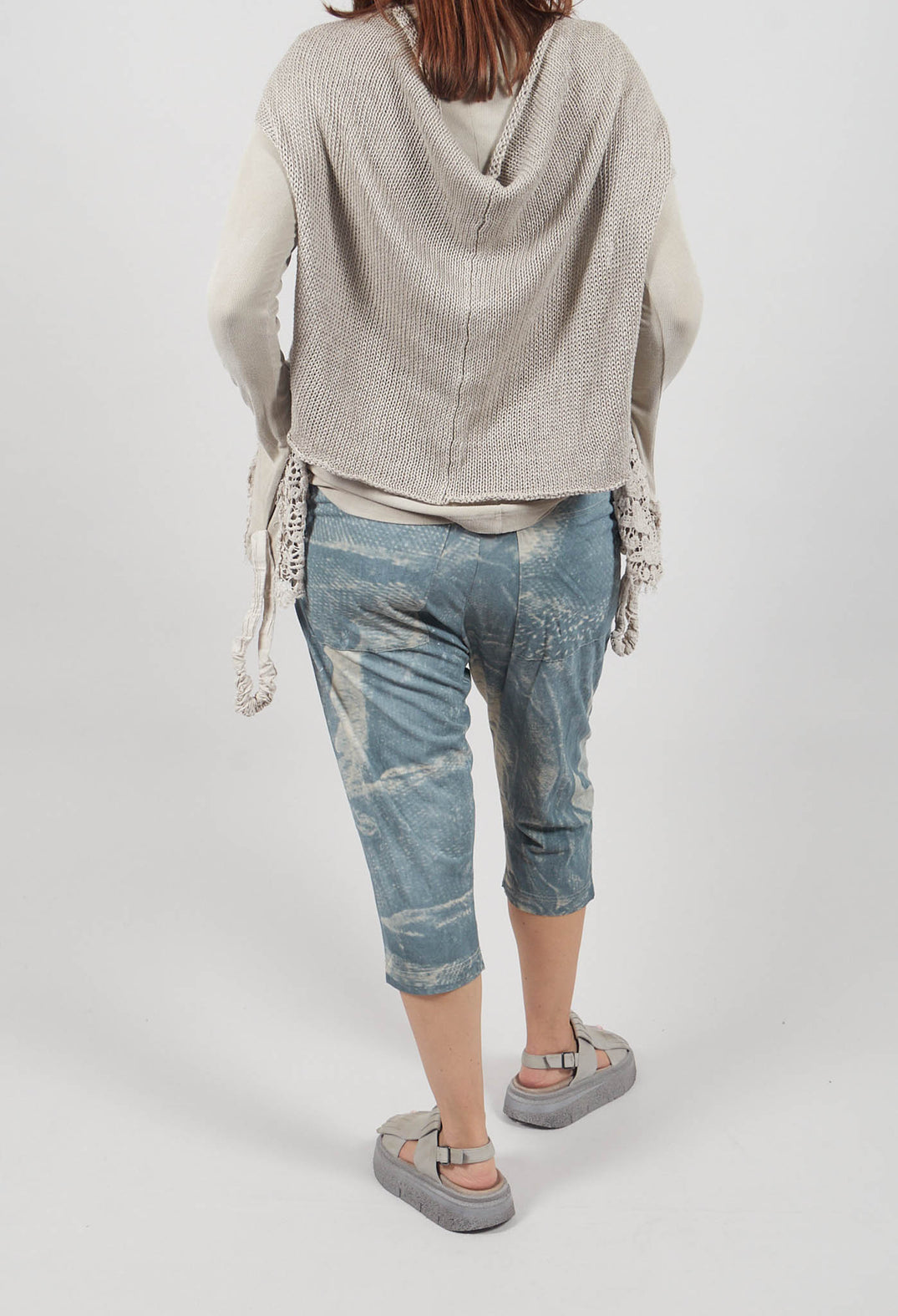 Cropped Trouser in Seaweed Print - 2300108