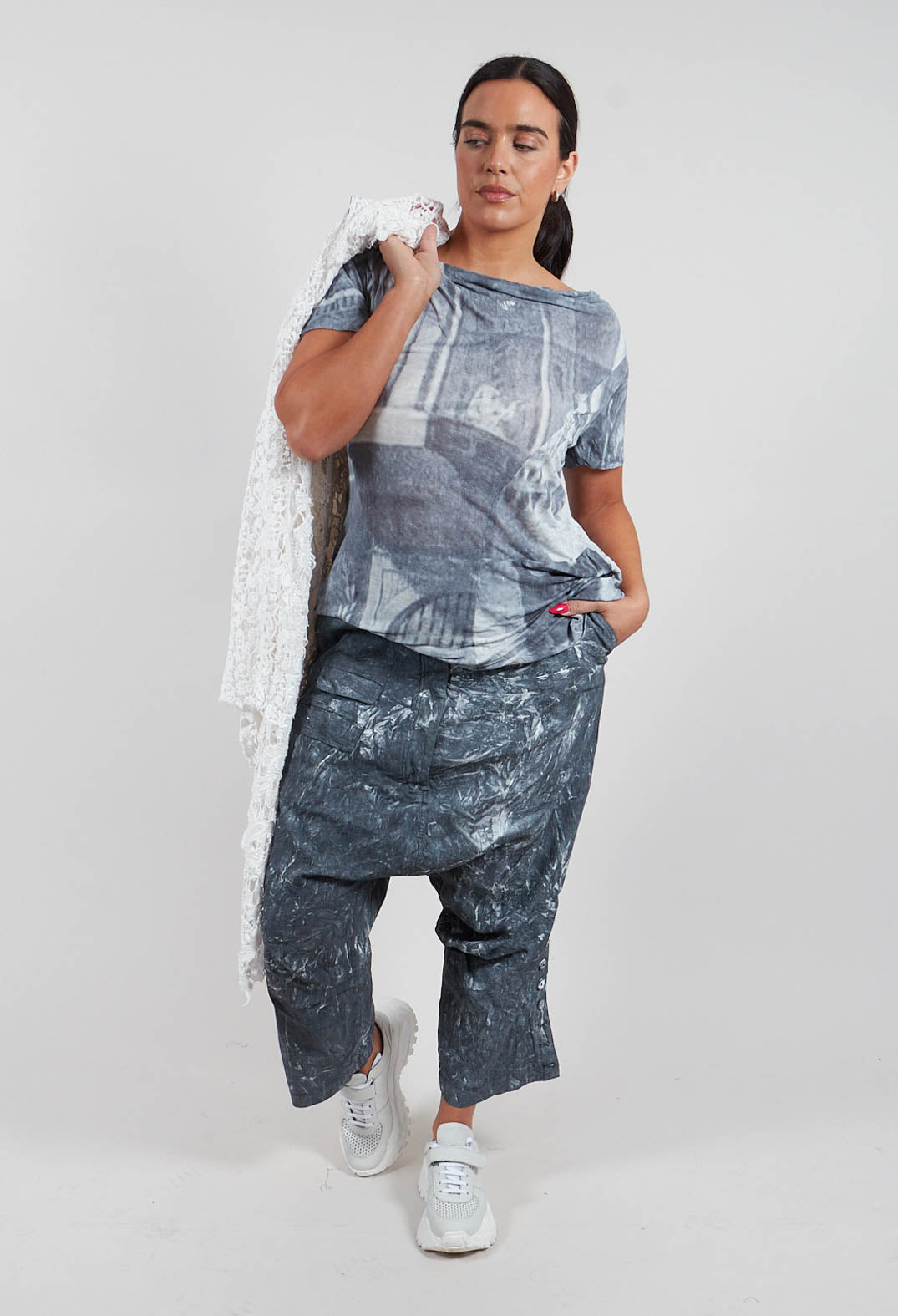 Asymmetric T-Shirt in Black Print - 2420502